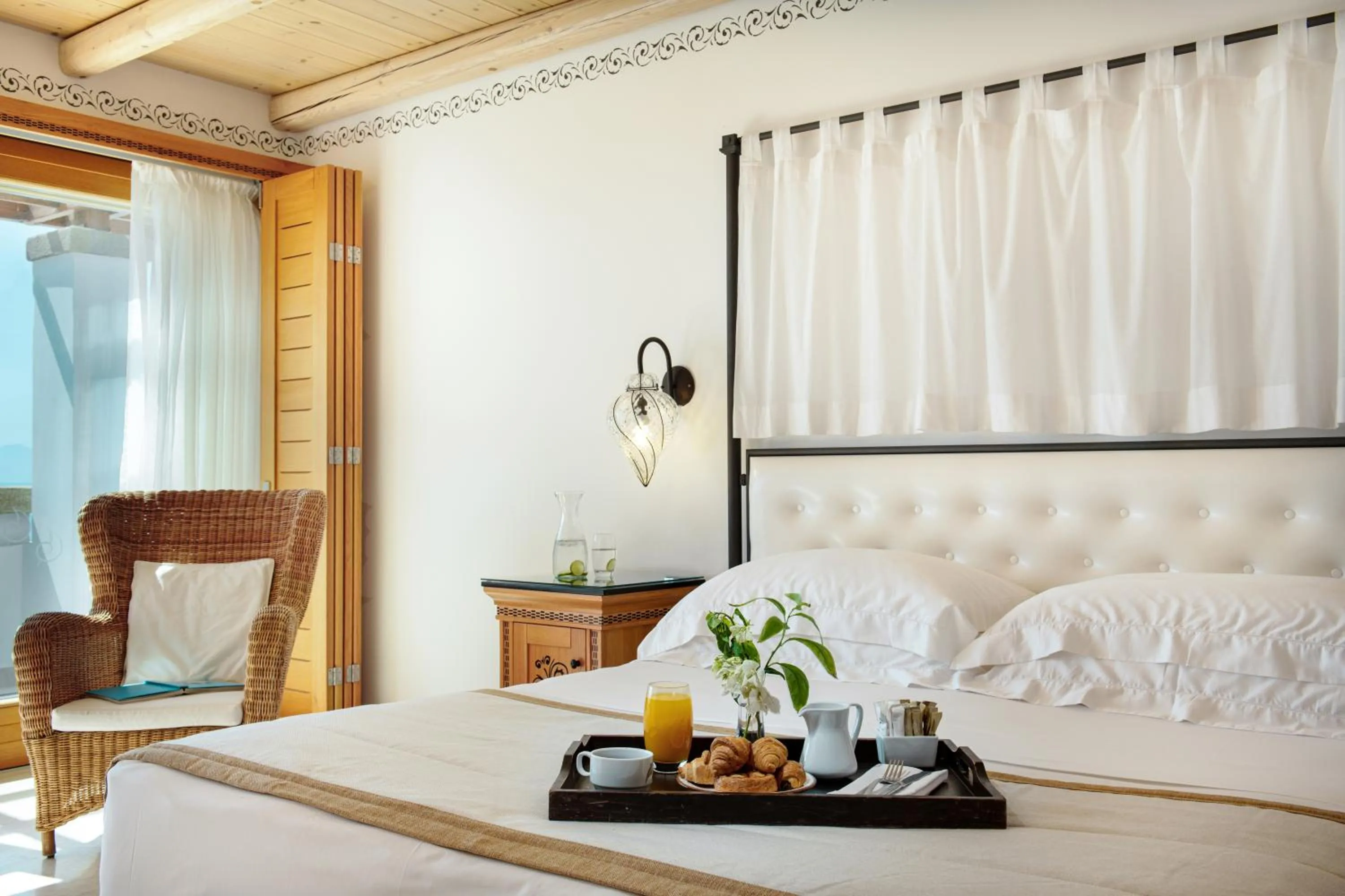 Bed in Mitsis Selection Blue Domes