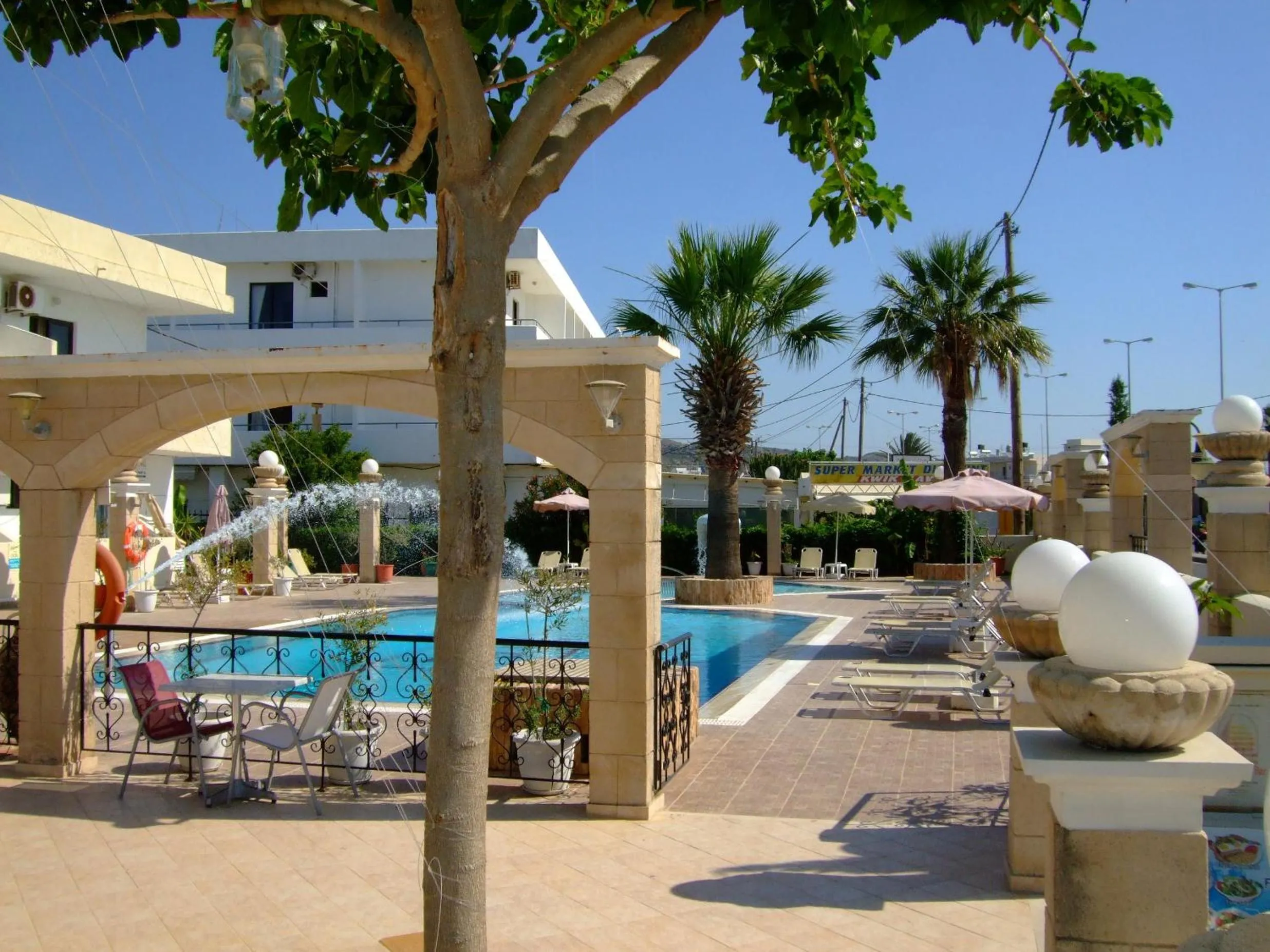 Swimming pool in Antonios Hotel
