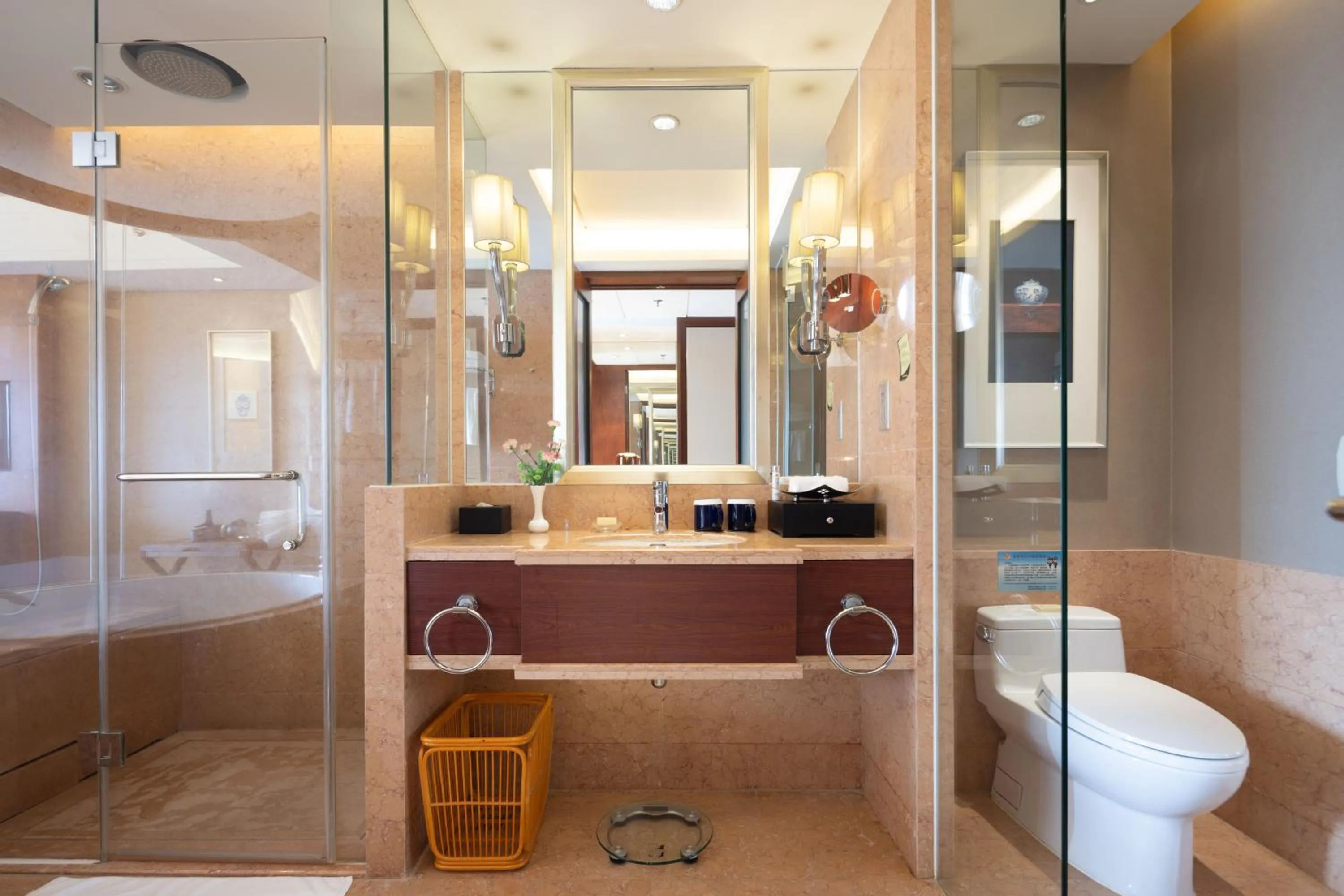 Bathroom in Shenzhen Baolilai International Hotel (Baoan, Fuyong)