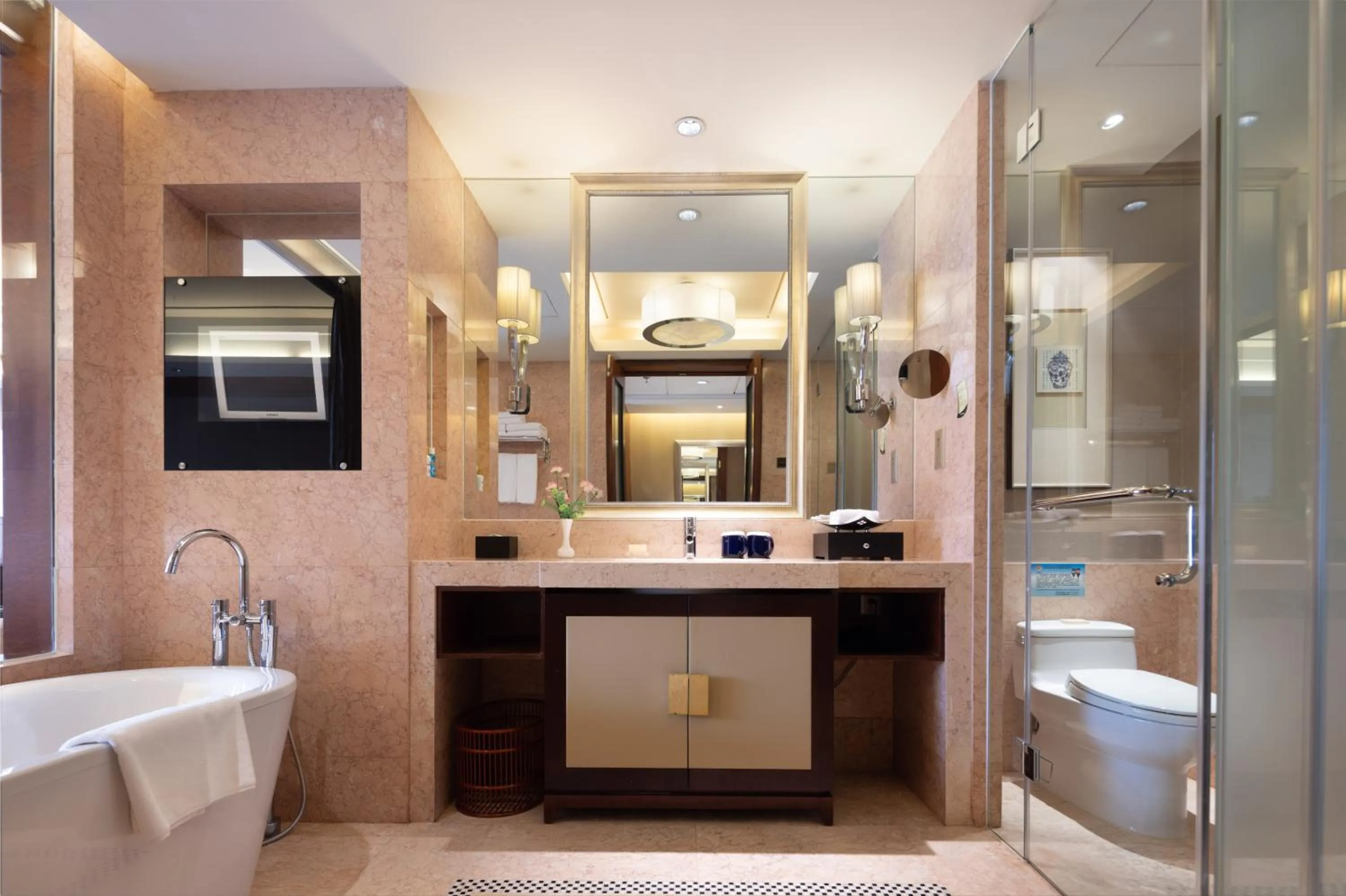 Bathroom in Shenzhen Baolilai International Hotel (Baoan, Fuyong)