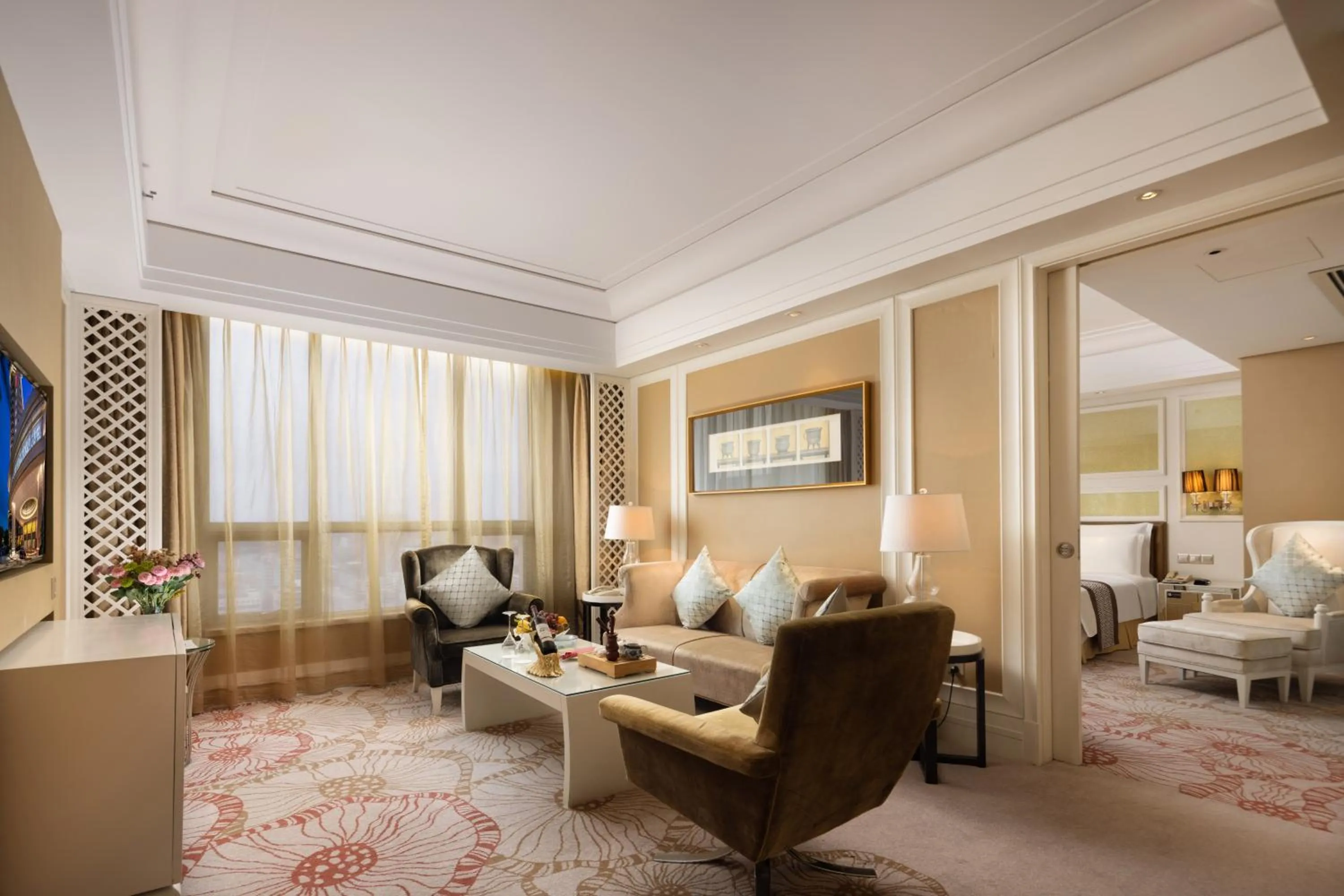 Living room, Bed in Shenzhen Baolilai International Hotel (Baoan, Fuyong)