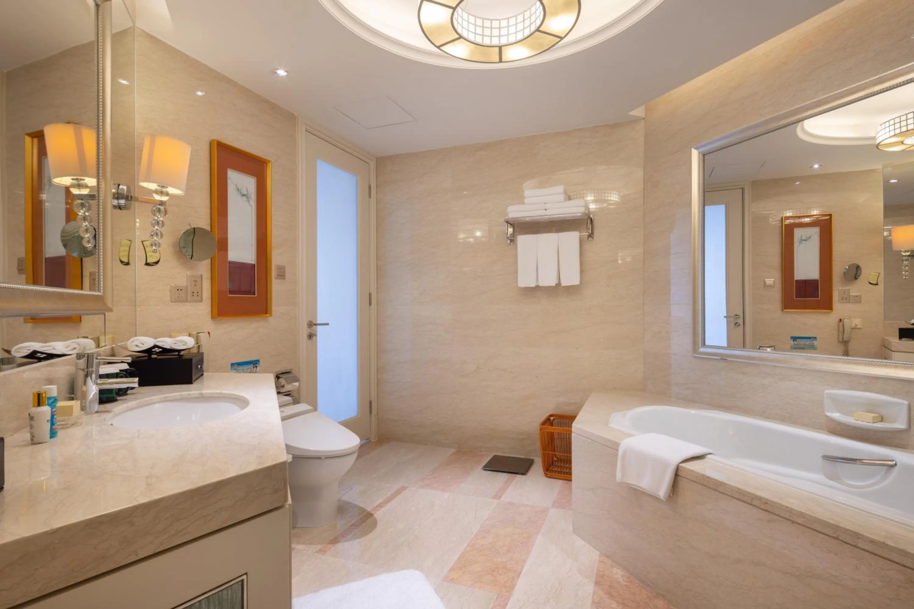 Bathroom in Shenzhen Baolilai International Hotel (Baoan, Fuyong)