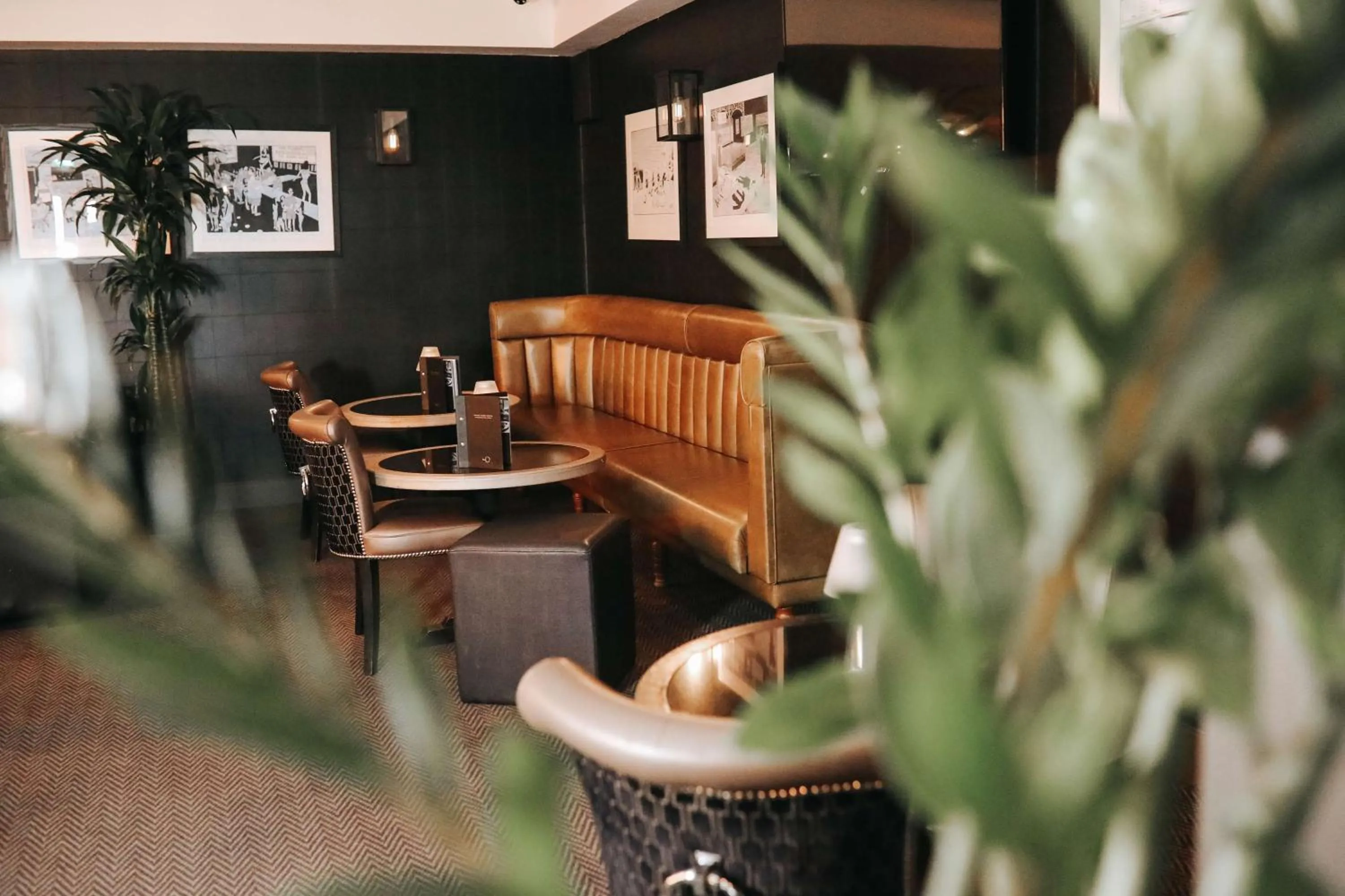 Living room in DoubleTree by Hilton Bristol South - Cadbury House