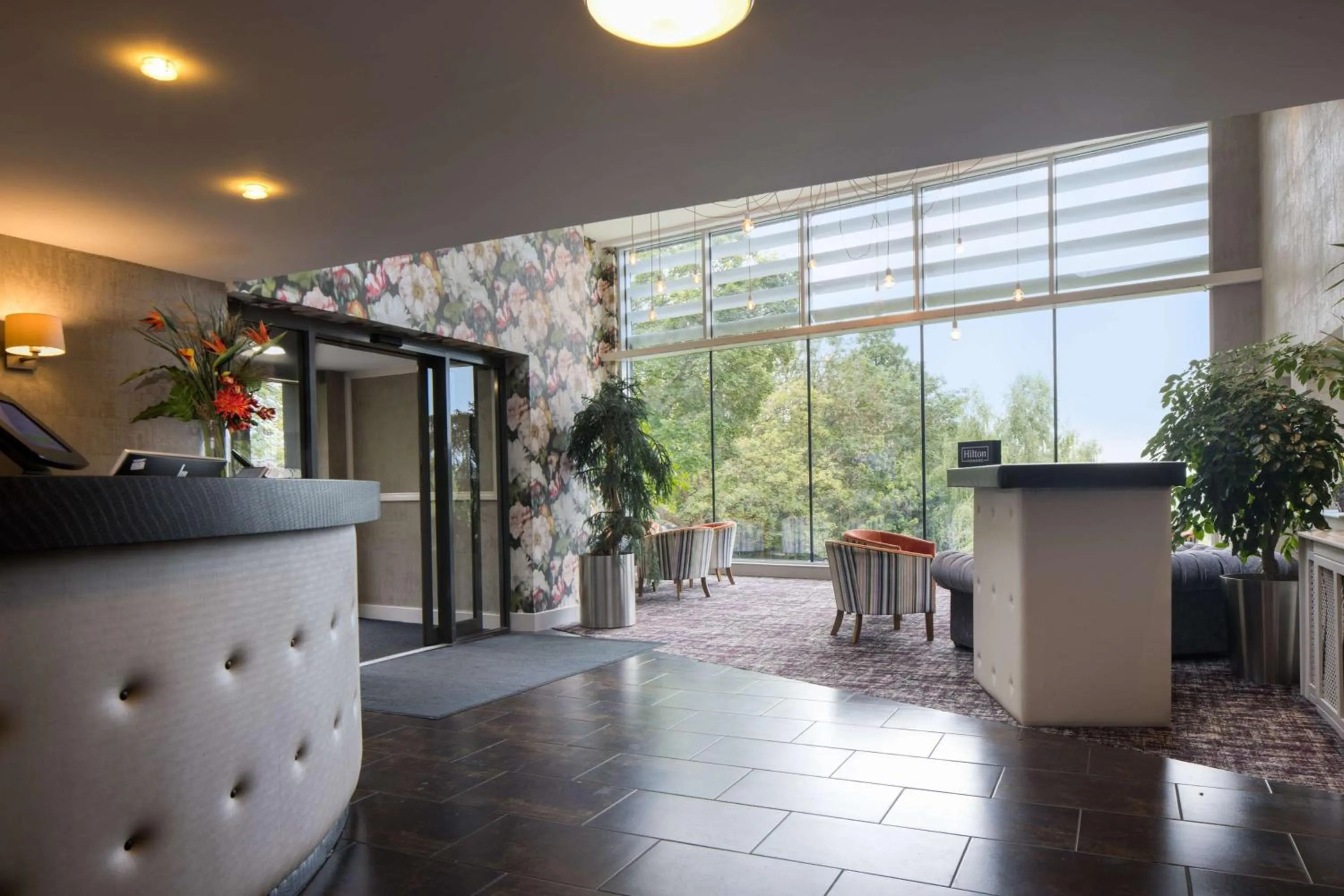 Lobby or reception in DoubleTree by Hilton Bristol South - Cadbury House