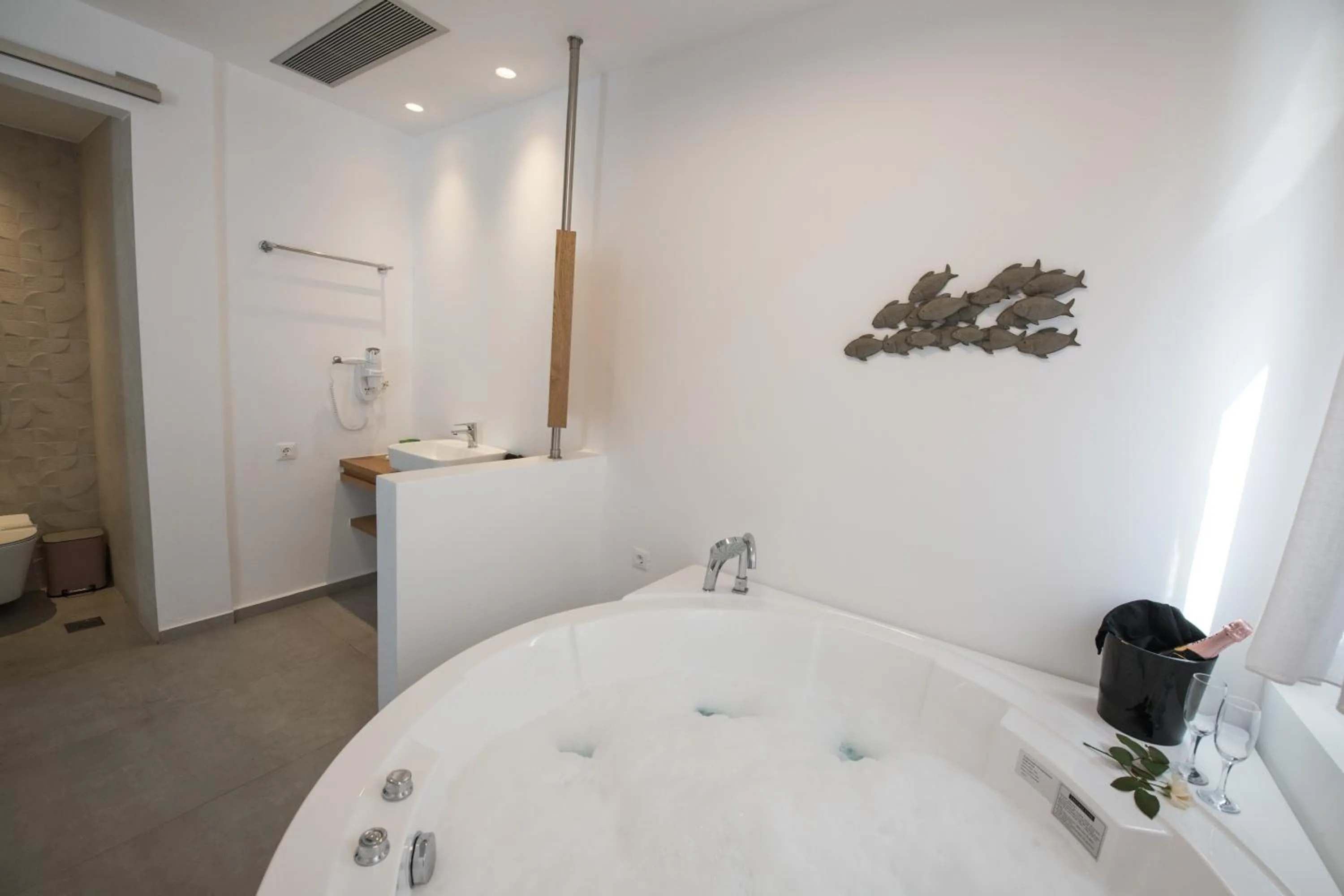 Hot Tub in Natura Luxury Boutique Hotel Skopelos