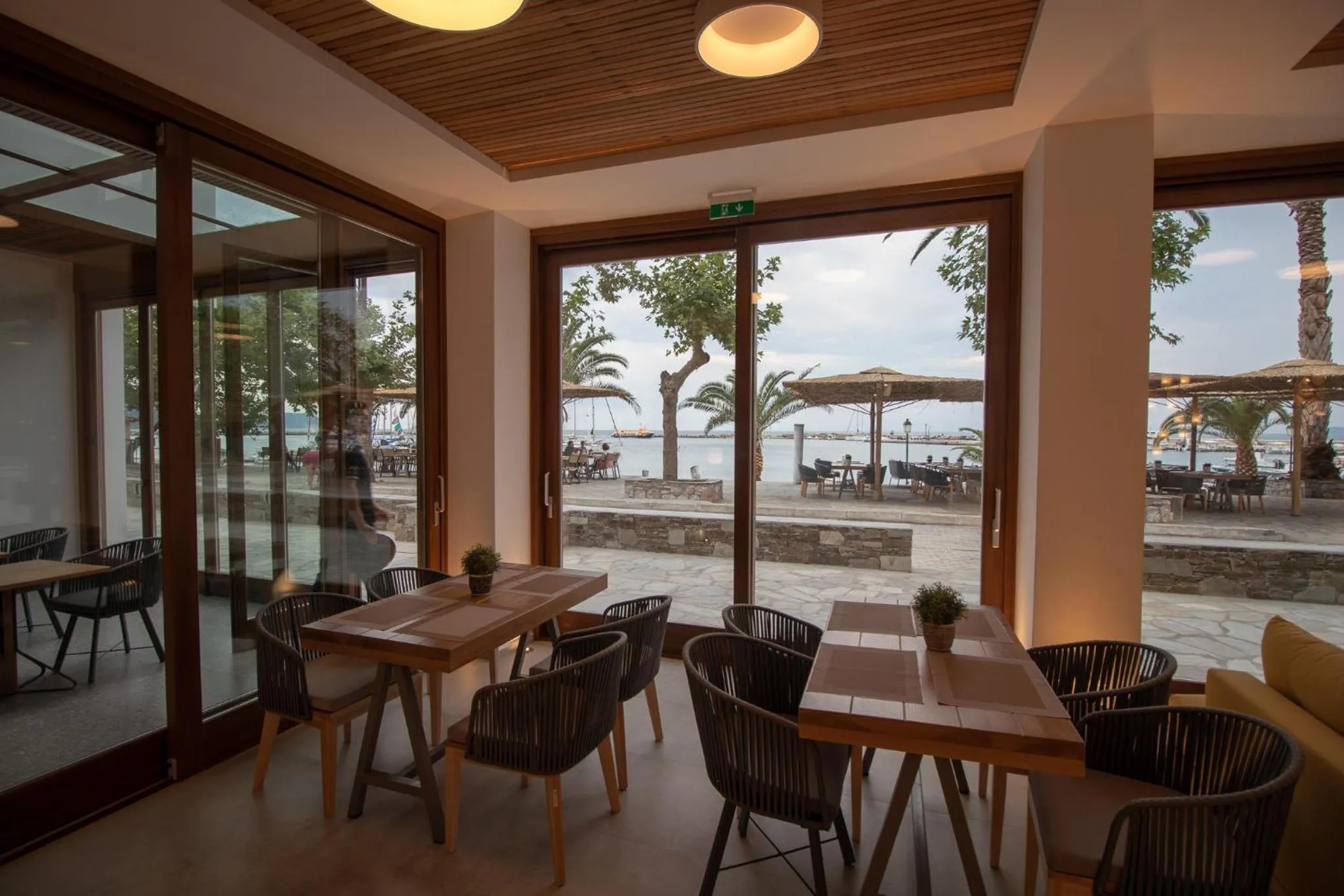 Restaurant/places to eat in Natura Luxury Boutique Hotel Skopelos
