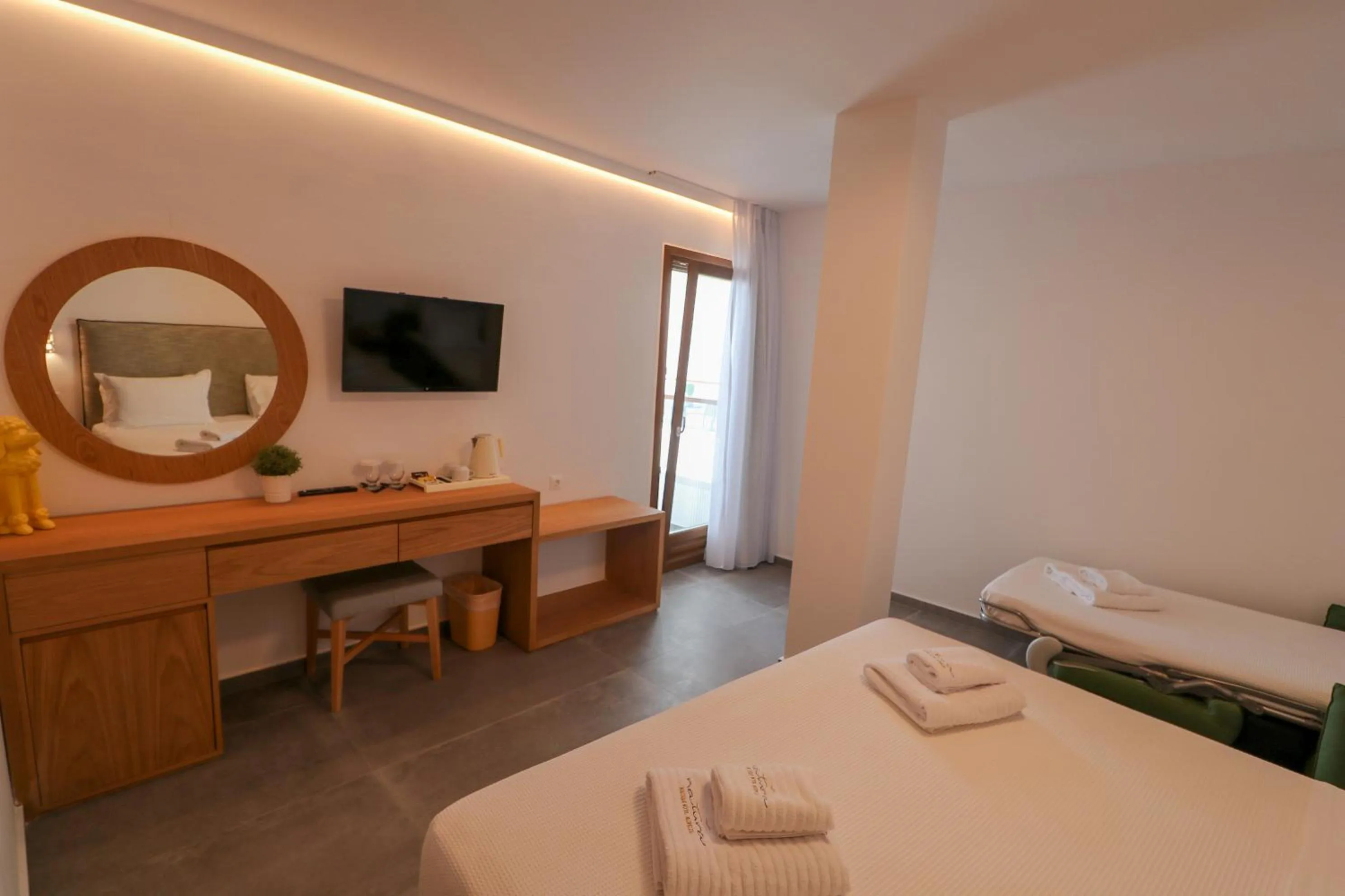Bathroom, Bed in Natura Luxury Boutique Hotel Skopelos