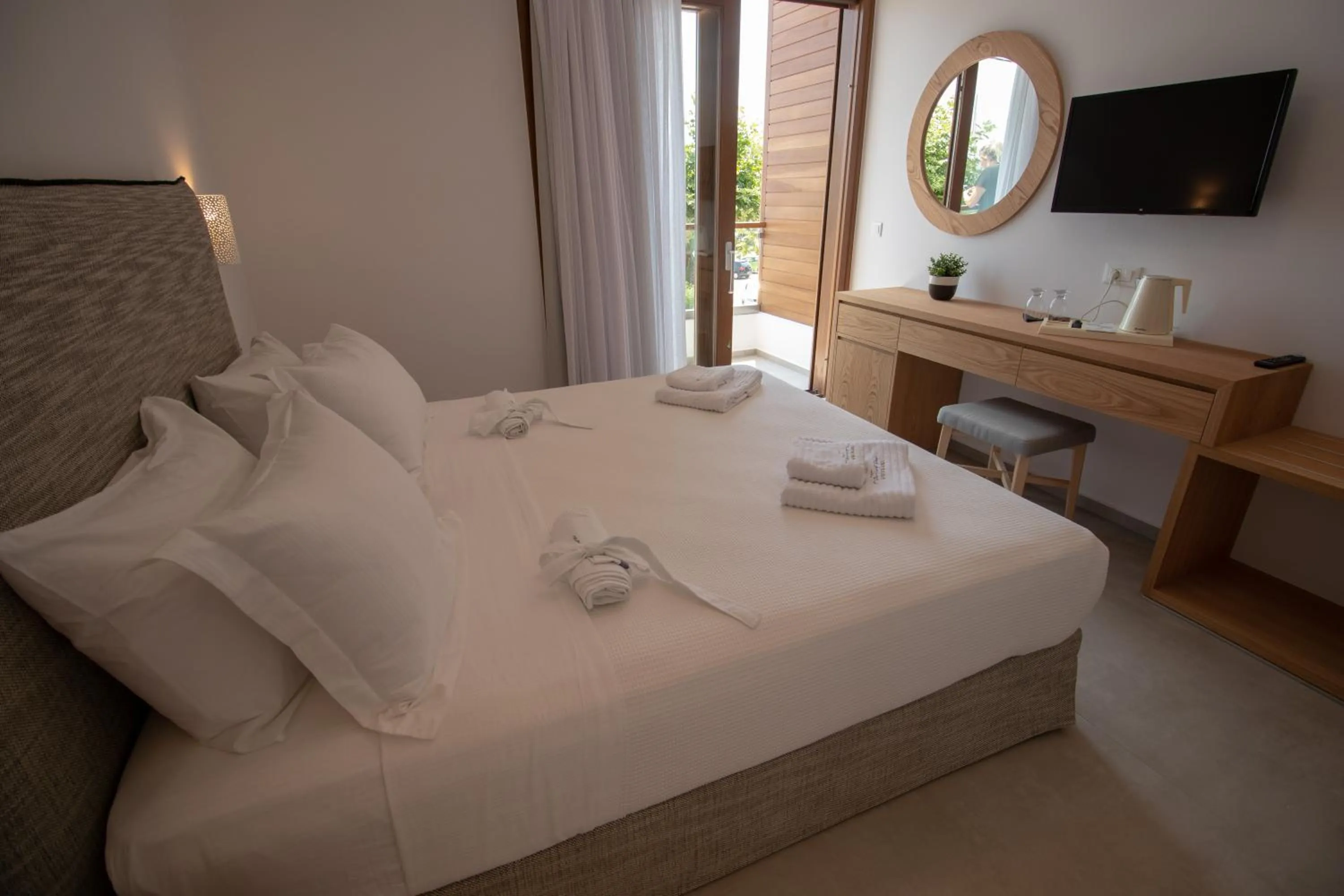 TV and multimedia, Bed in Natura Luxury Boutique Hotel Skopelos