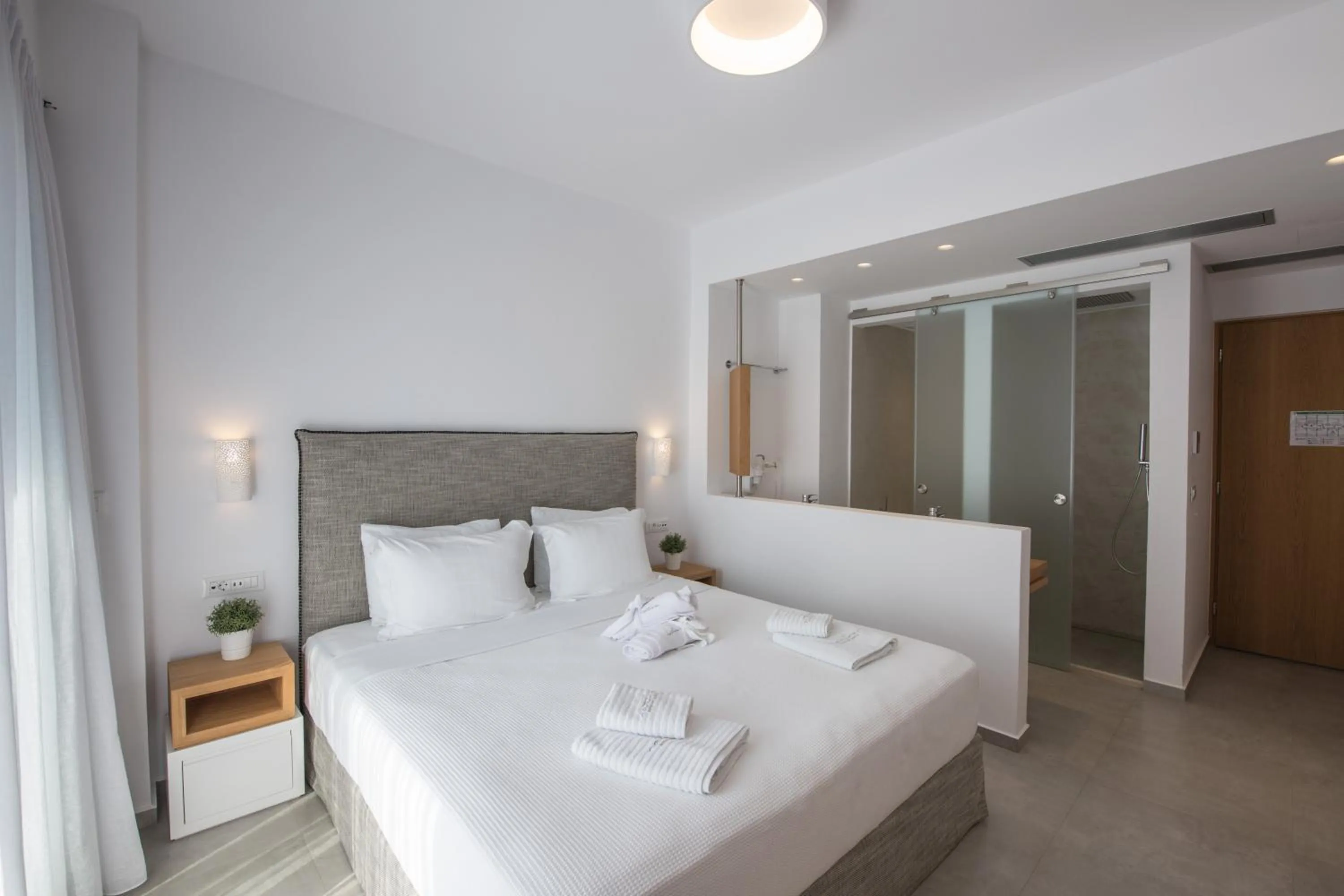 Shower, Bed in Natura Luxury Boutique Hotel Skopelos