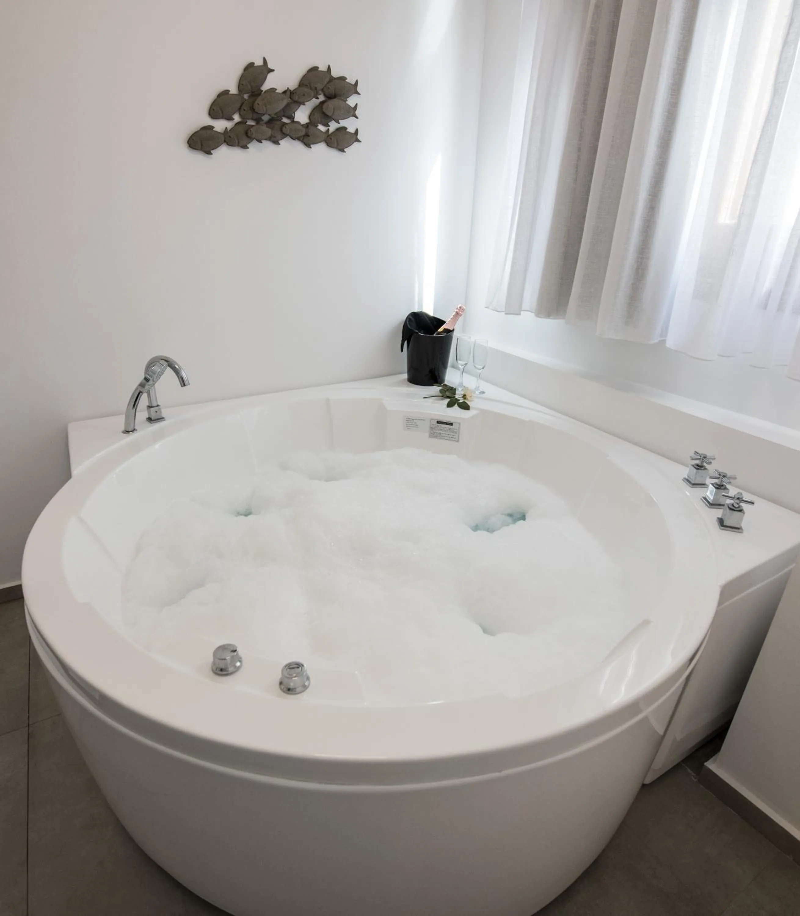 Hot Tub in Natura Luxury Boutique Hotel Skopelos