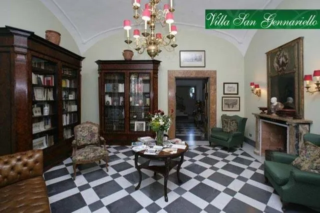 Library in B&B Villa San Gennariello