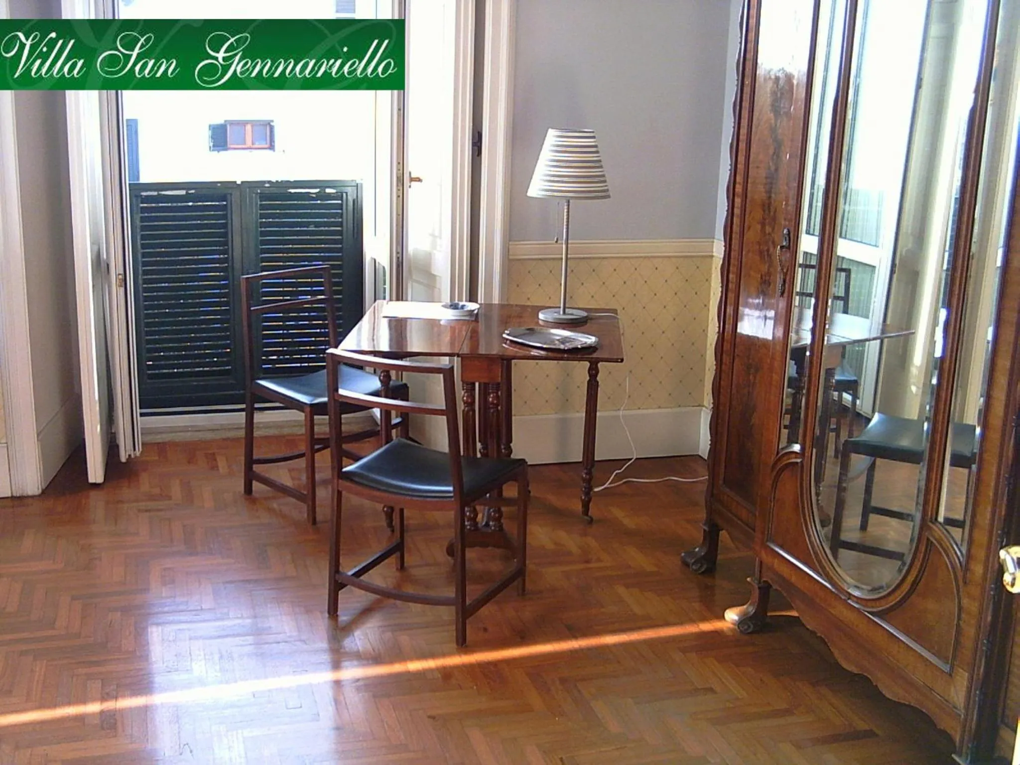 Decorative detail in B&B Villa San Gennariello