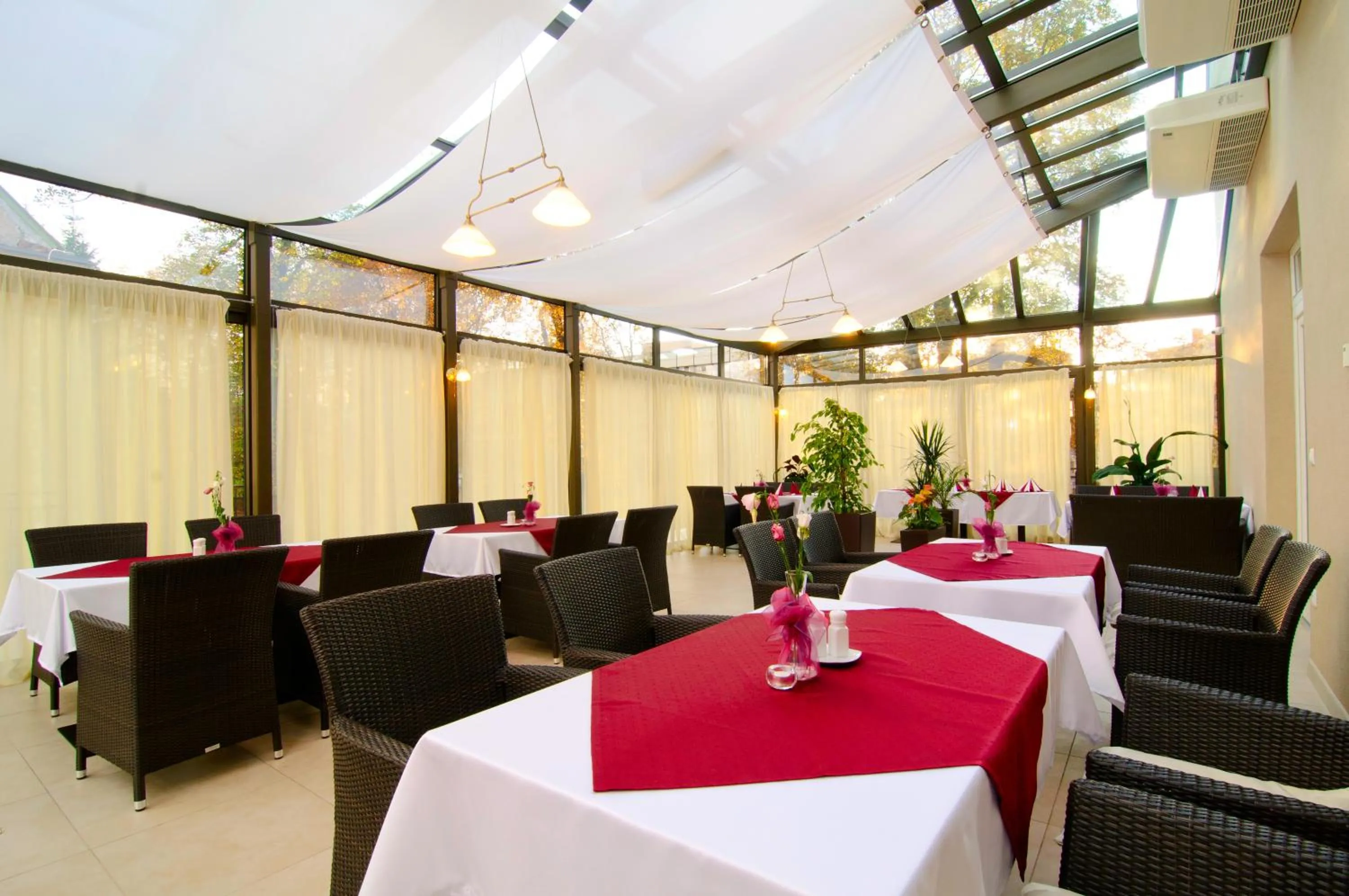 Restaurant/places to eat in Penzión Central Park