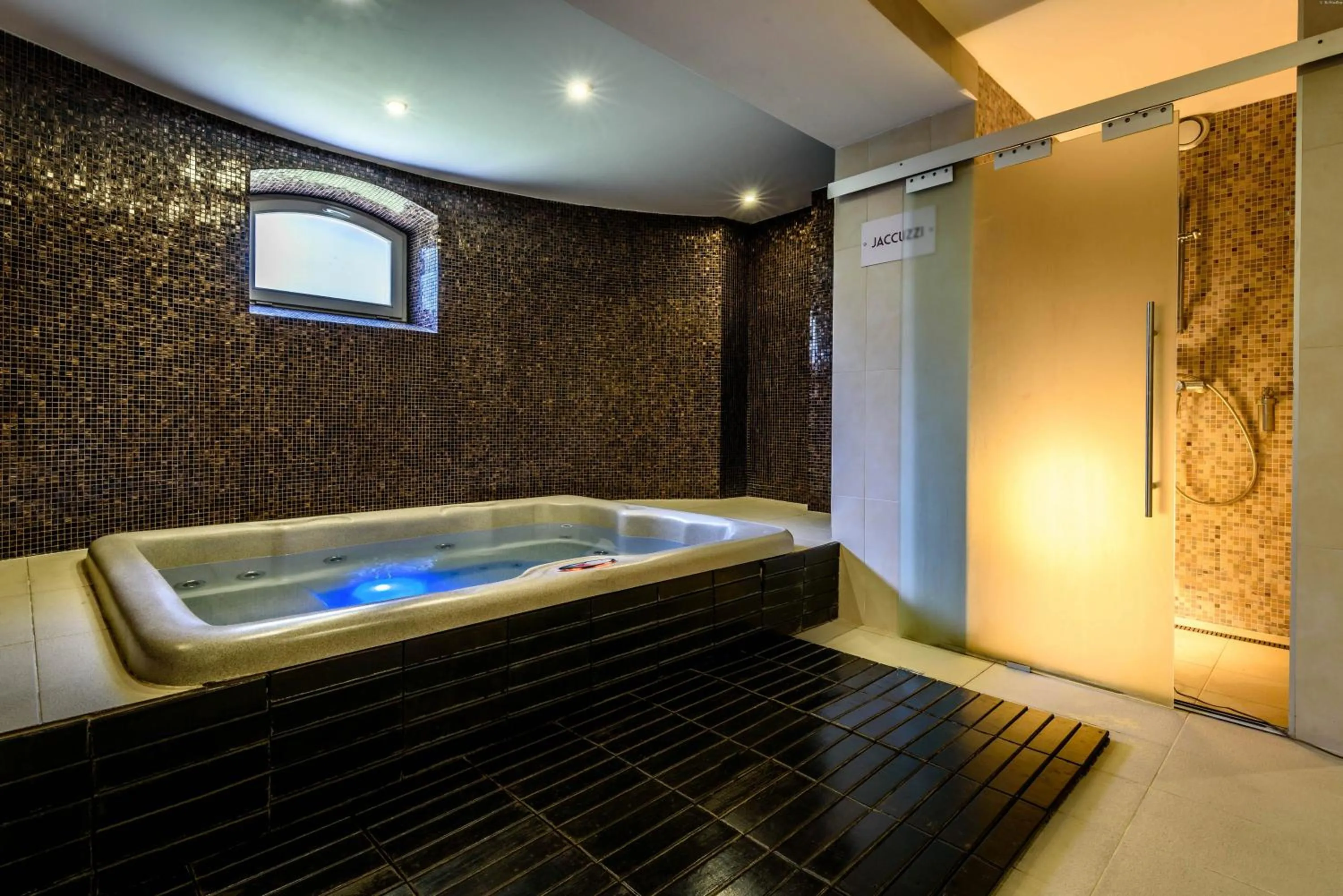 Hot Tub in Penzión Central Park