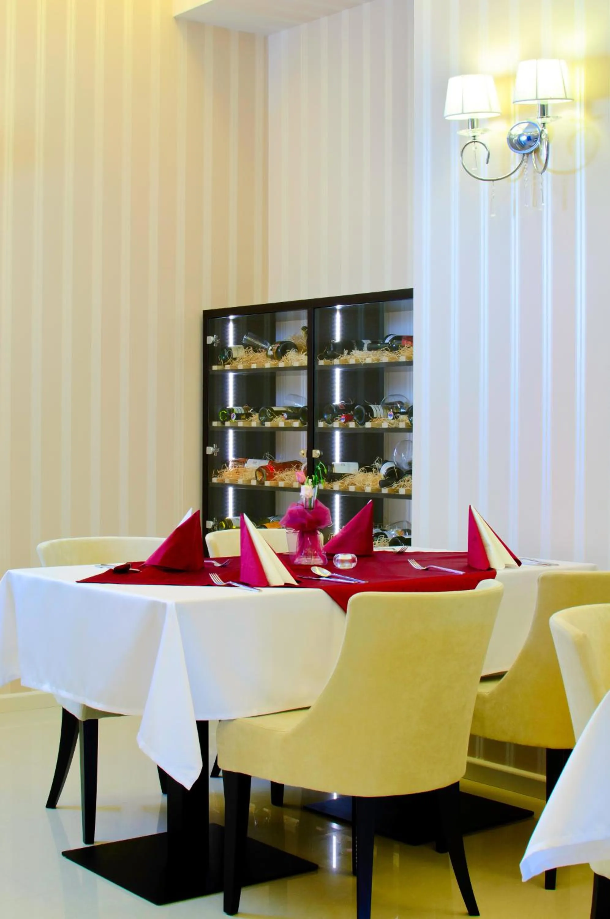 Restaurant/places to eat in Penzión Central Park