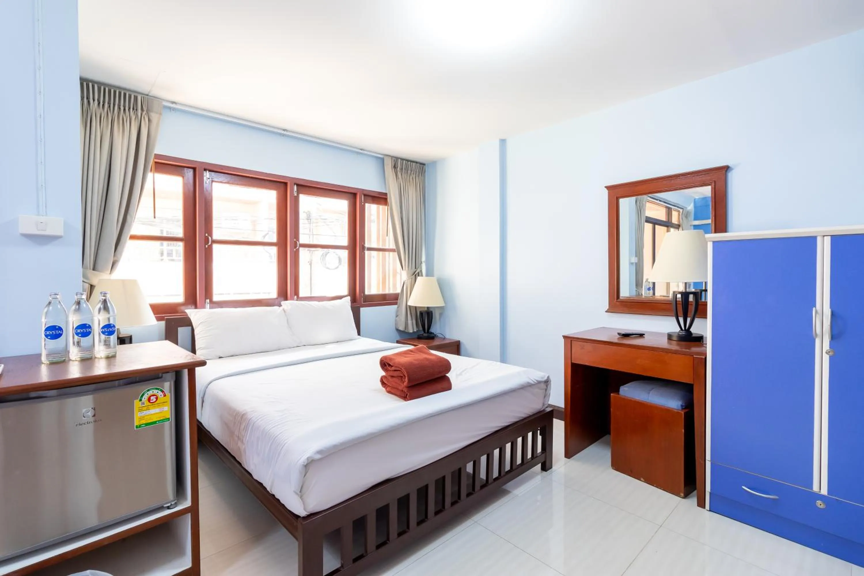 Photo of the whole room, Bed in Thipurai Annex Hotel