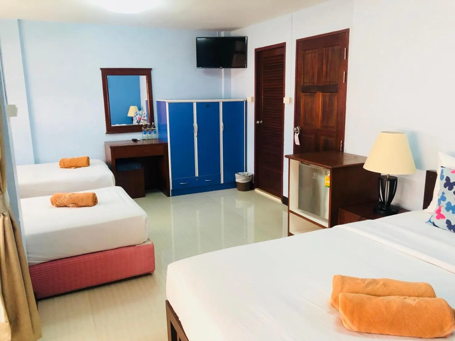 Photo of the whole room, Bed in Thipurai Annex Hotel