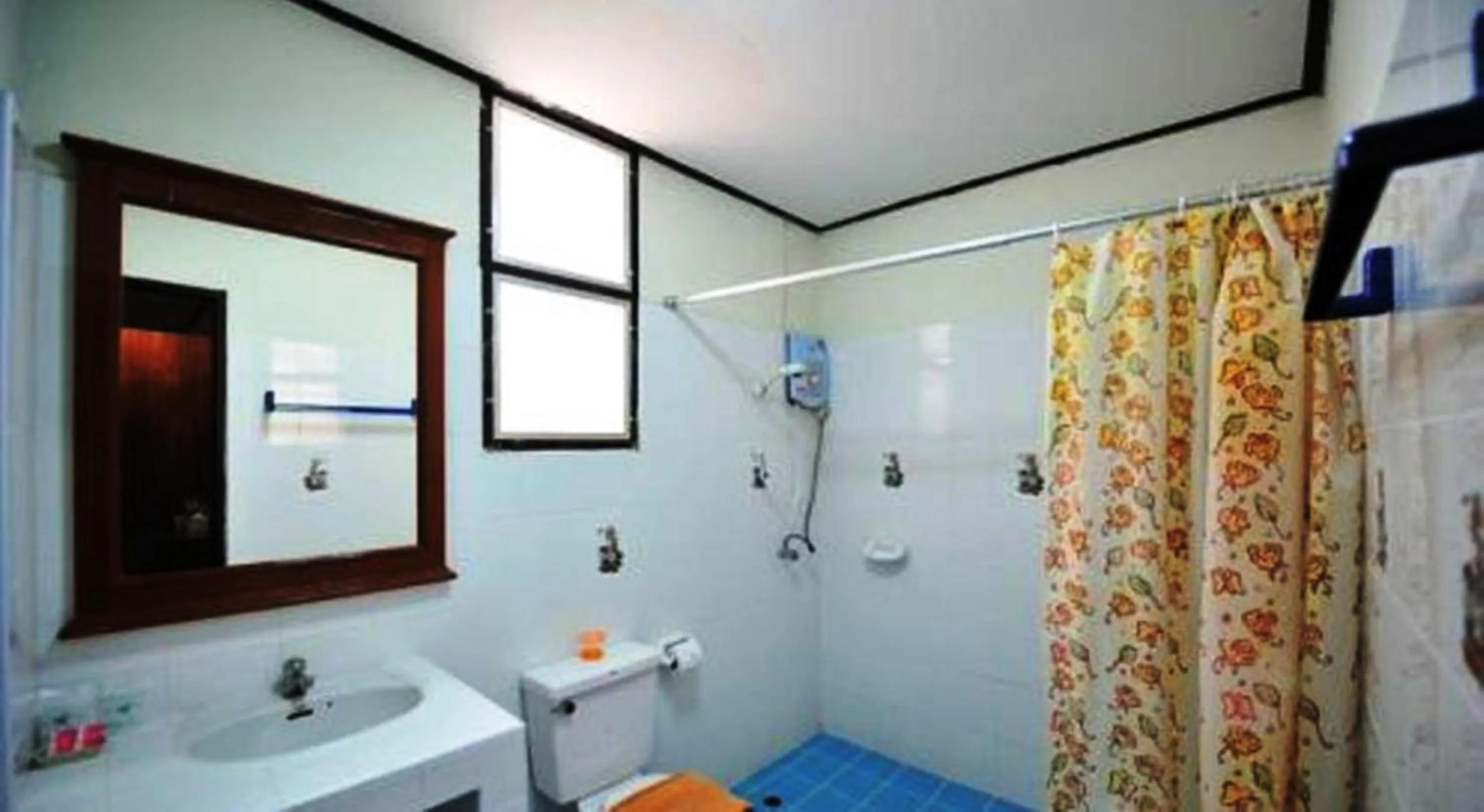 Bathroom in Thipurai Annex Hotel