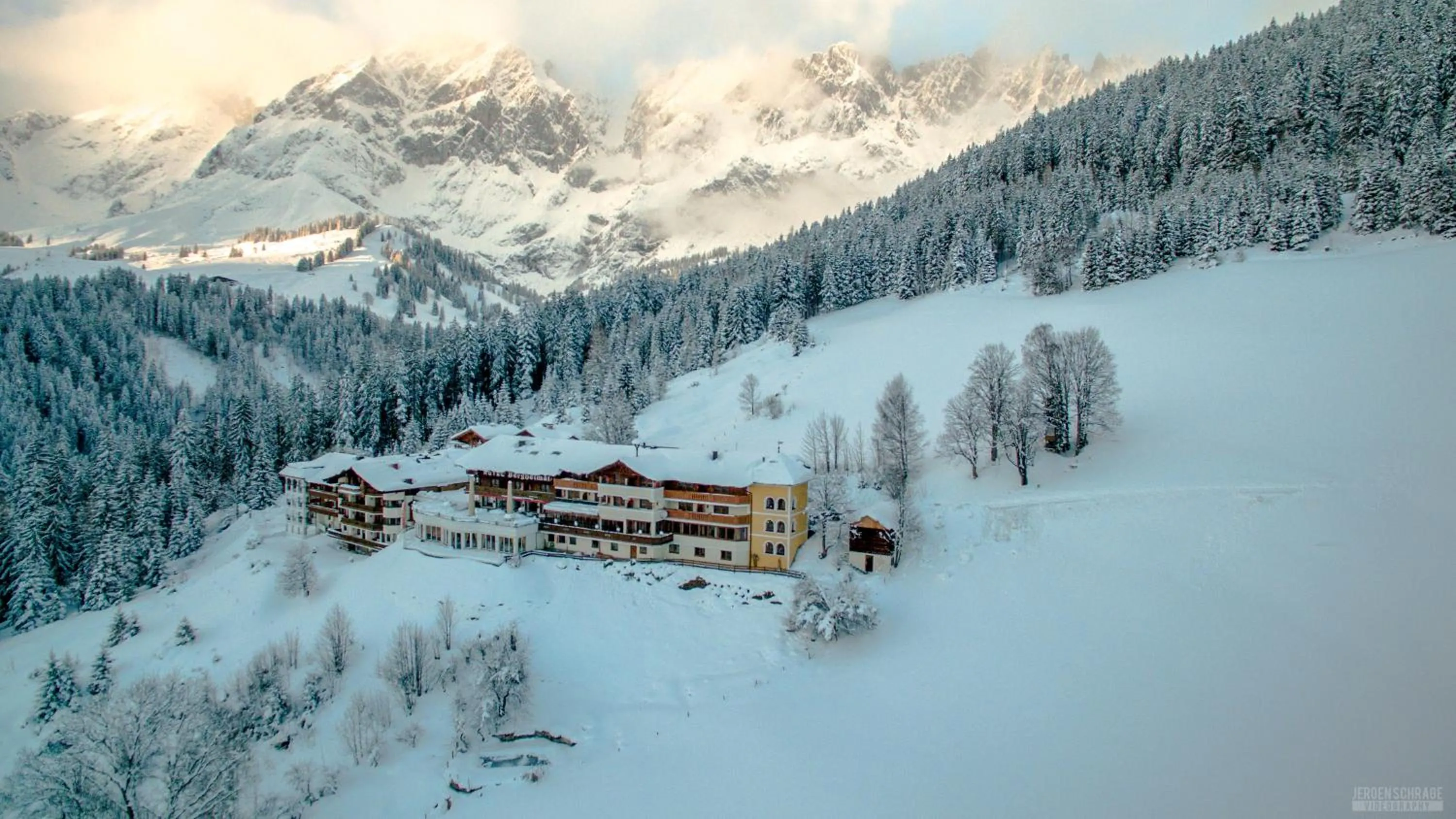 Property building in Hotel Bergheimat