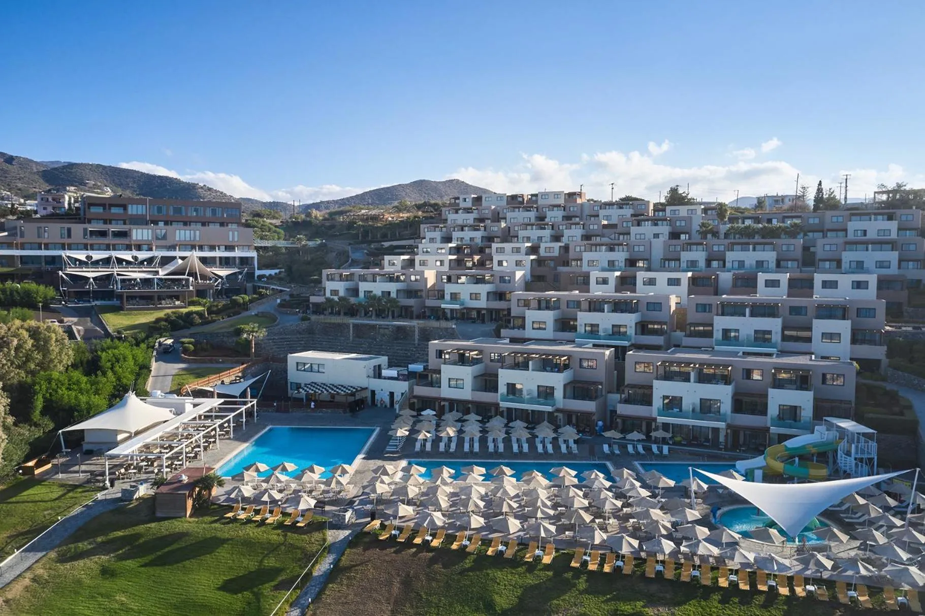 Property building in Atlantica Mikri Poli Crete