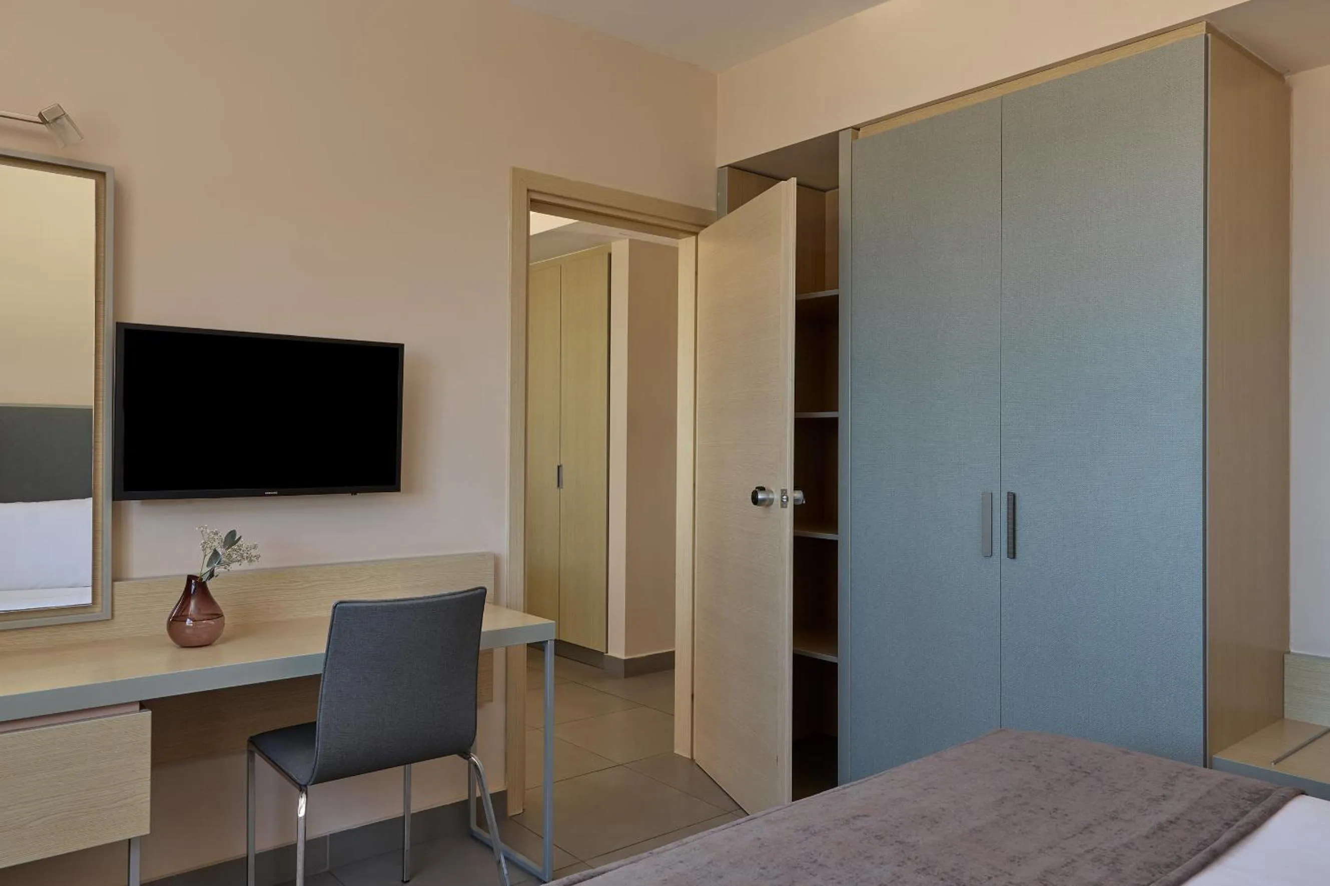 TV and multimedia in Atlantica Mikri Poli Crete