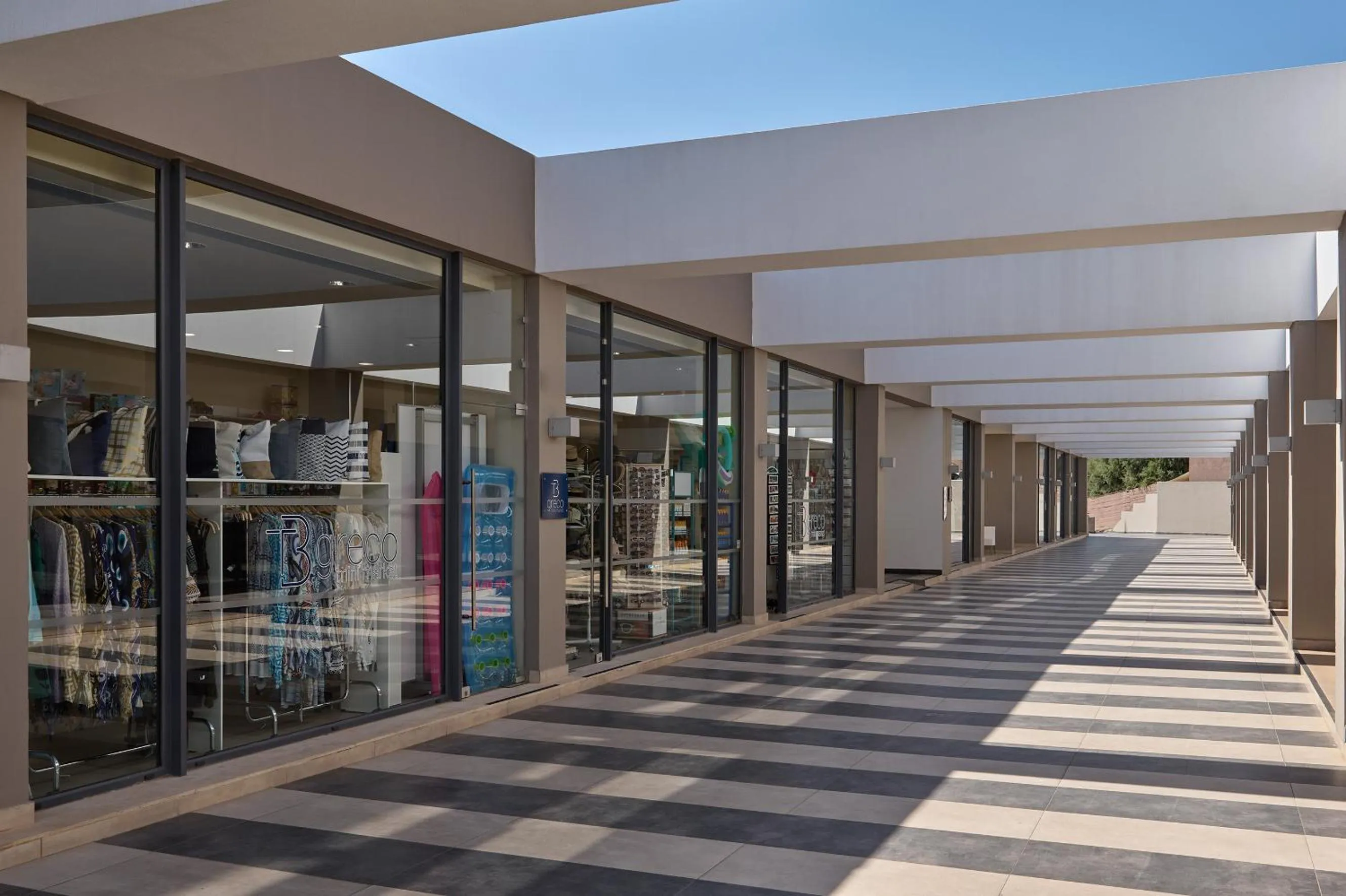 On-site shops in Atlantica Mikri Poli Crete