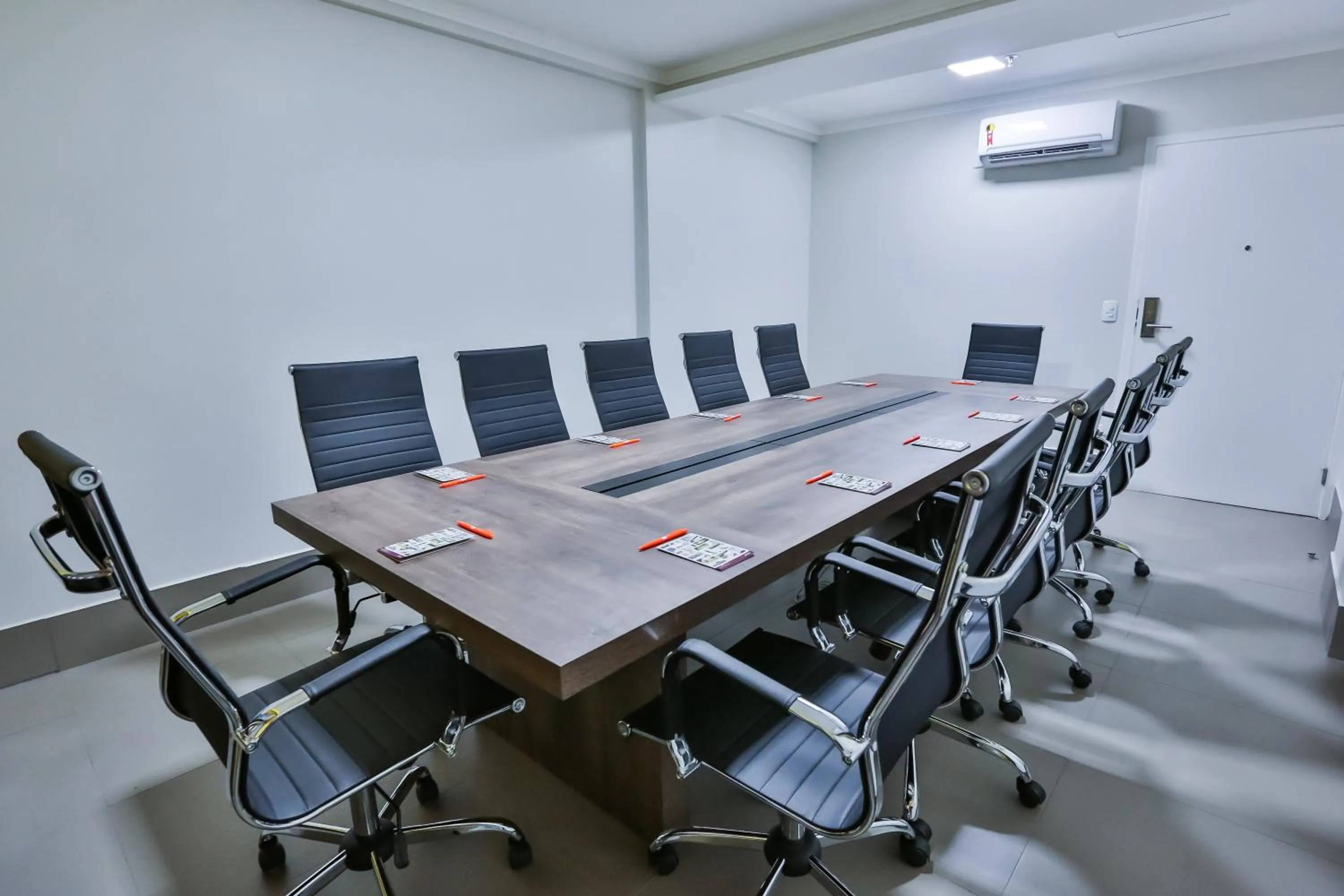 Meeting/conference room in Sleep Inn São Carlos