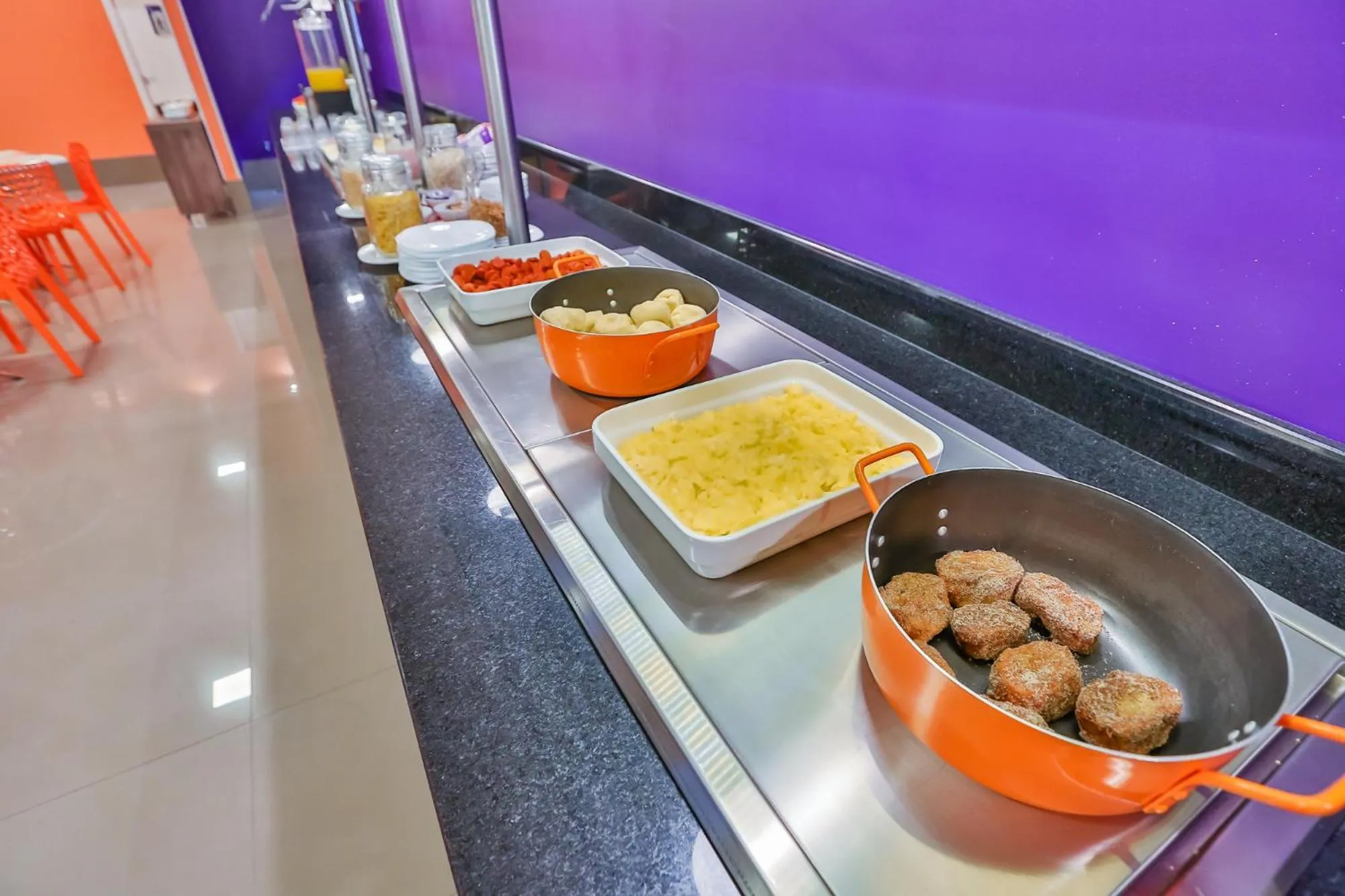 Buffet breakfast in Sleep Inn São Carlos