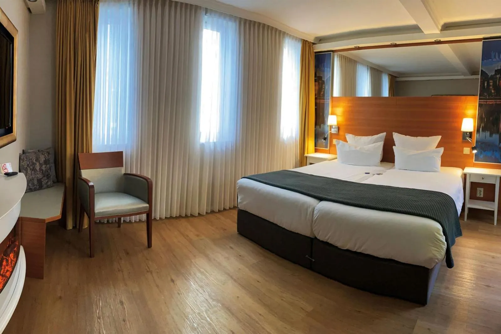 Photo of the whole room, Bed in Hotel Kleiner Riesen