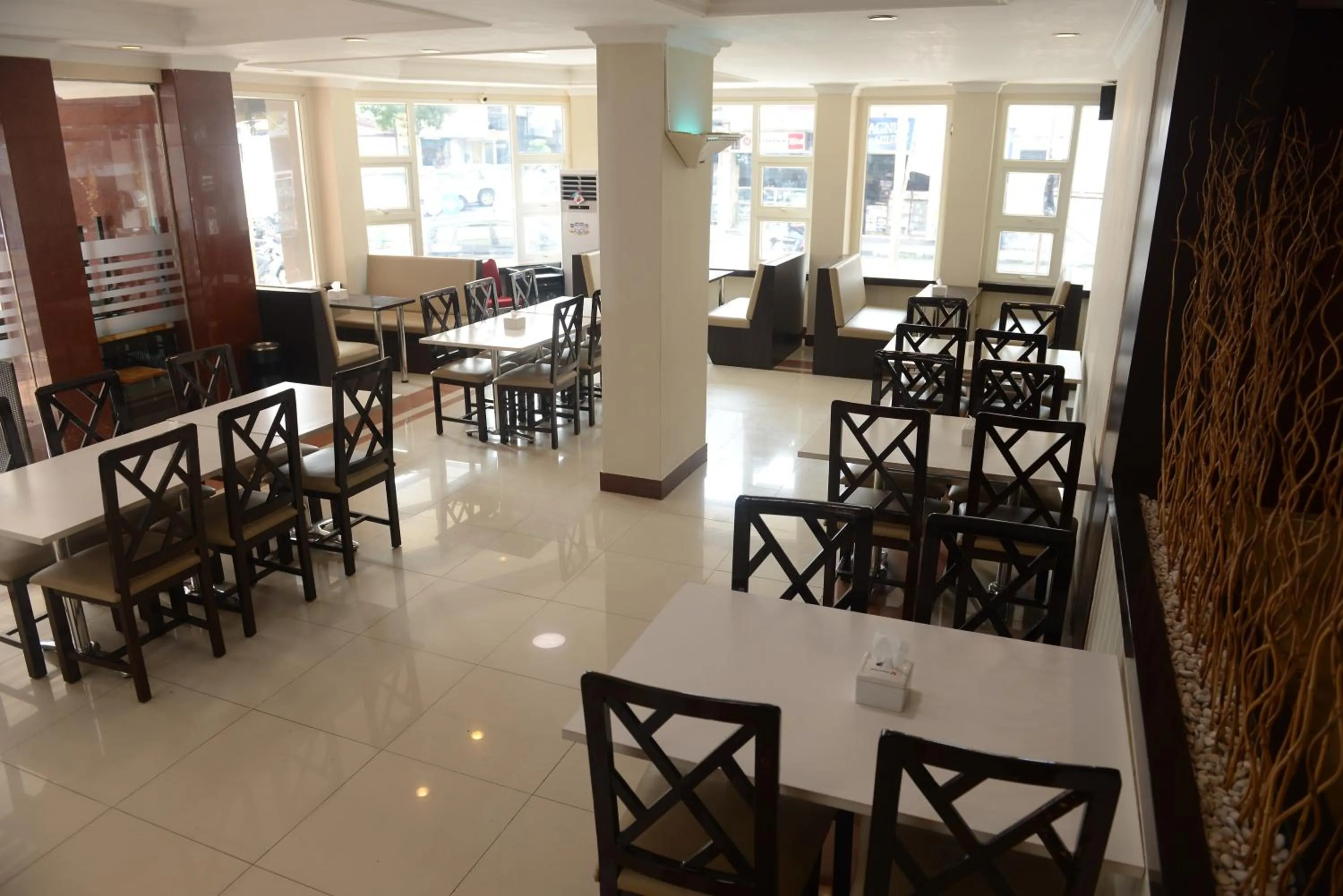 Restaurant/places to eat in Hotel 88 Jember By WH - Strategic Location In The City Center
