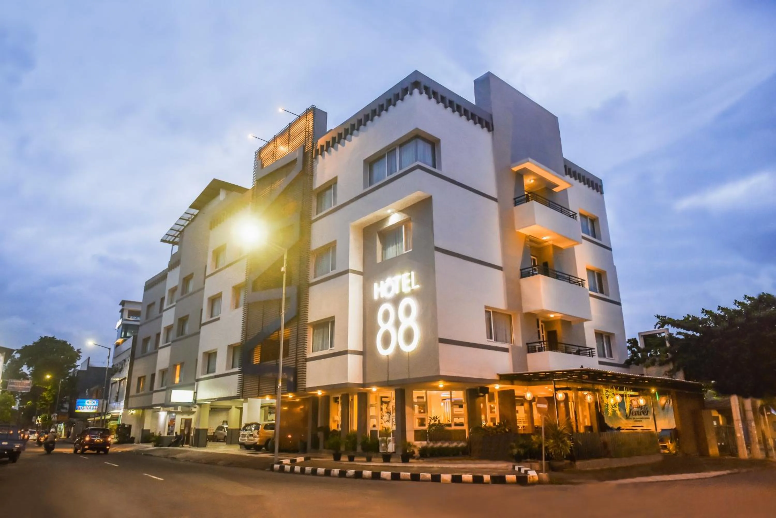 Property building in Hotel 88 Jember By WH - Strategic Location In The City Center