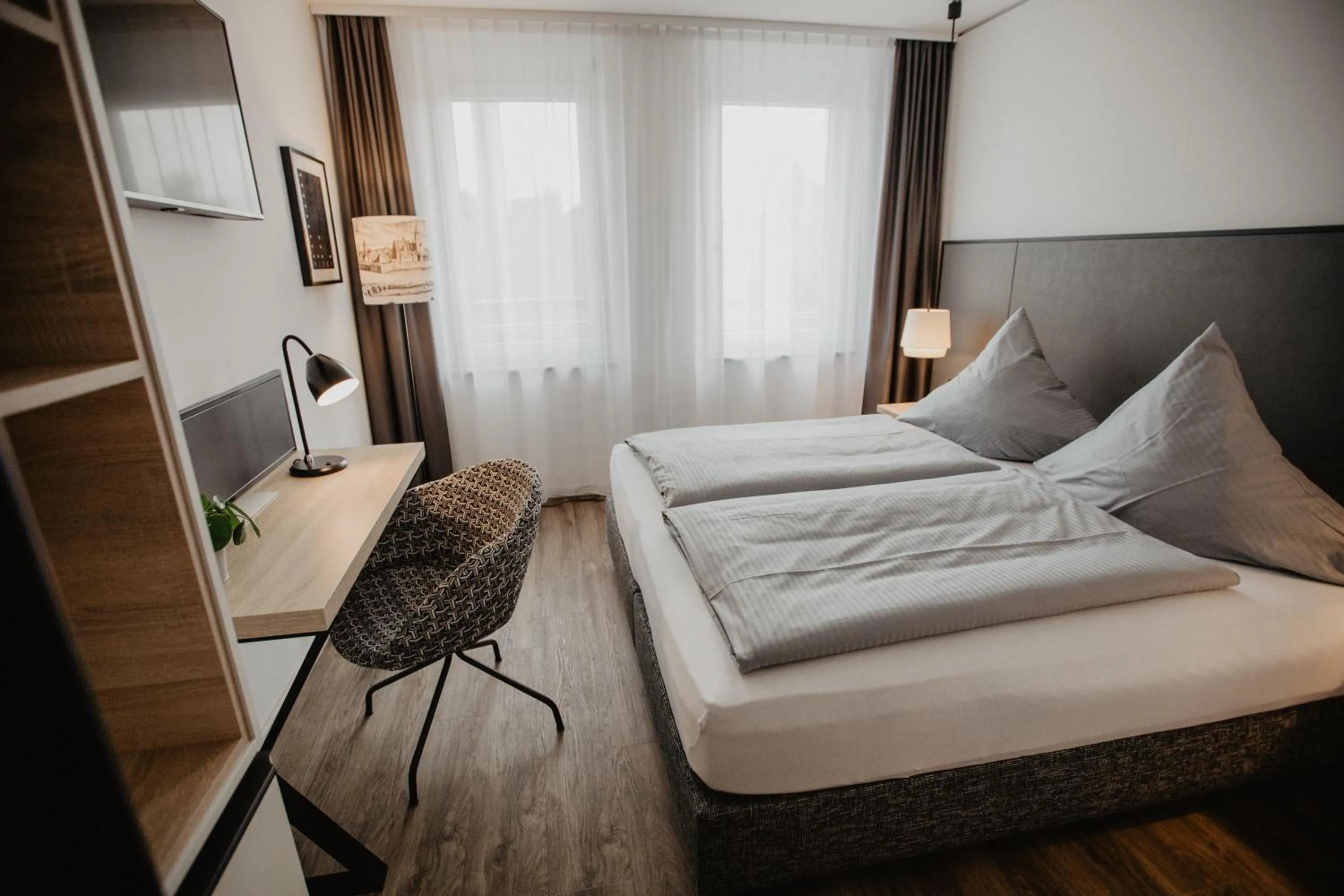 Shower, Bed in Arivo Forchheim