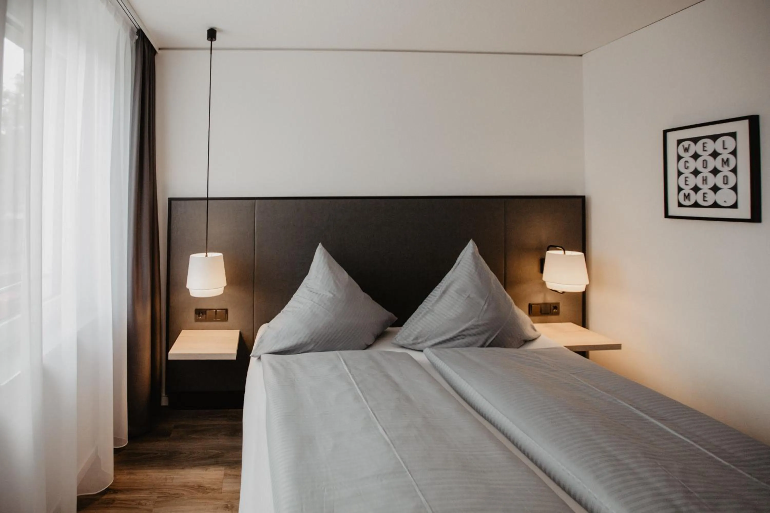 Shower, Bed in Arivo Forchheim