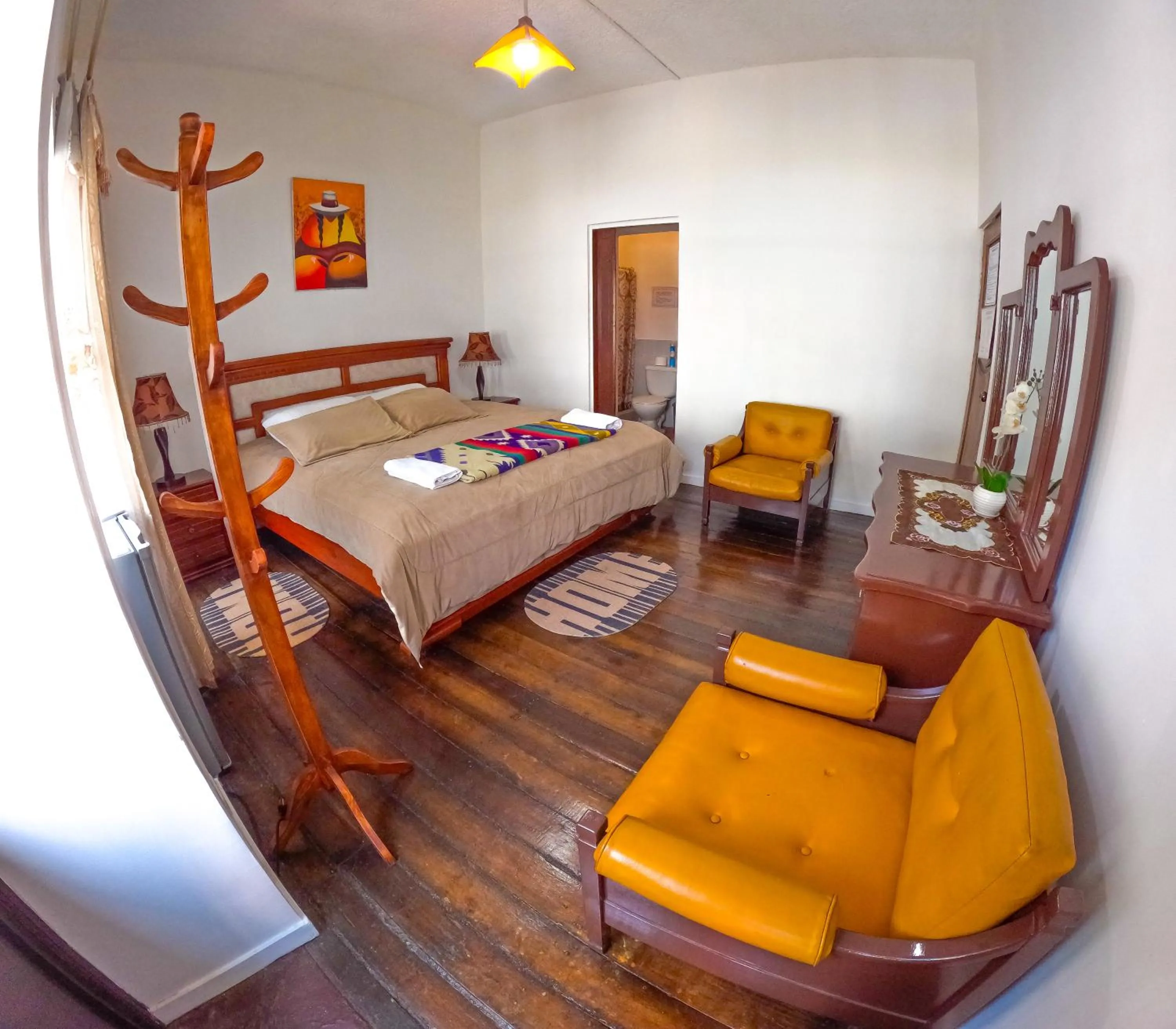 Bed in Colonial House Inn