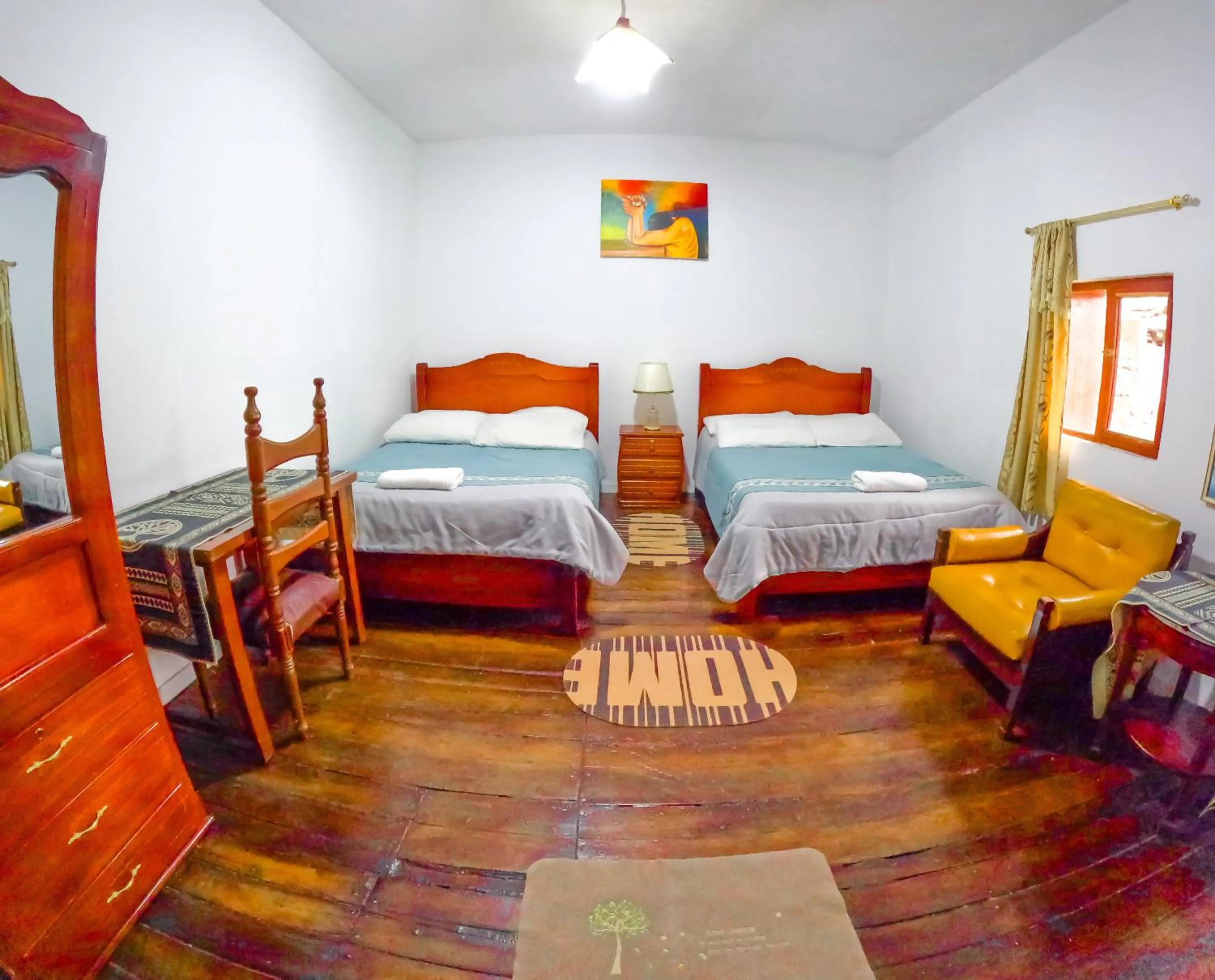 Bed in Colonial House Inn