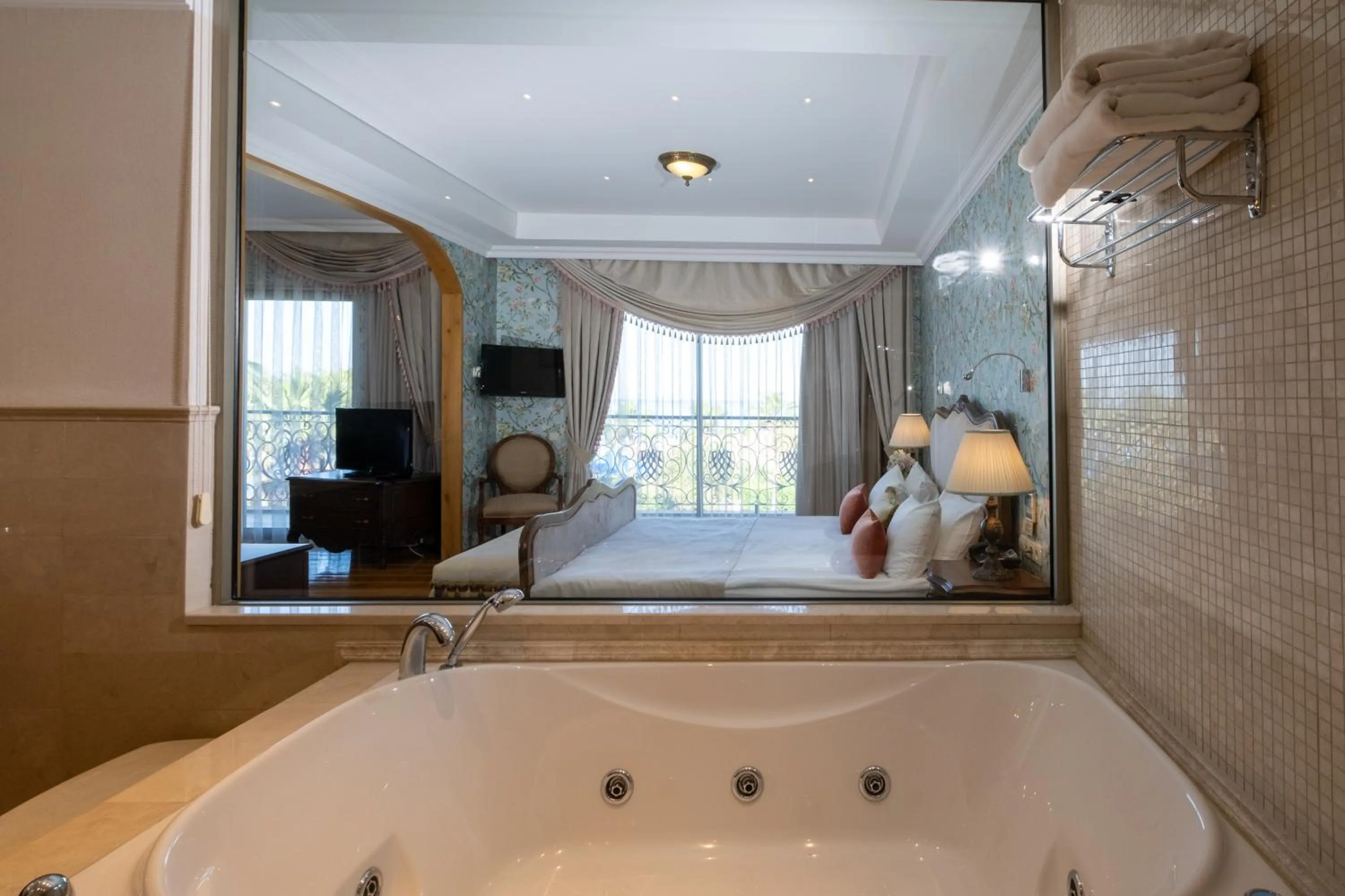 Bed in Villa Augusto Boutique Hotel & SPA