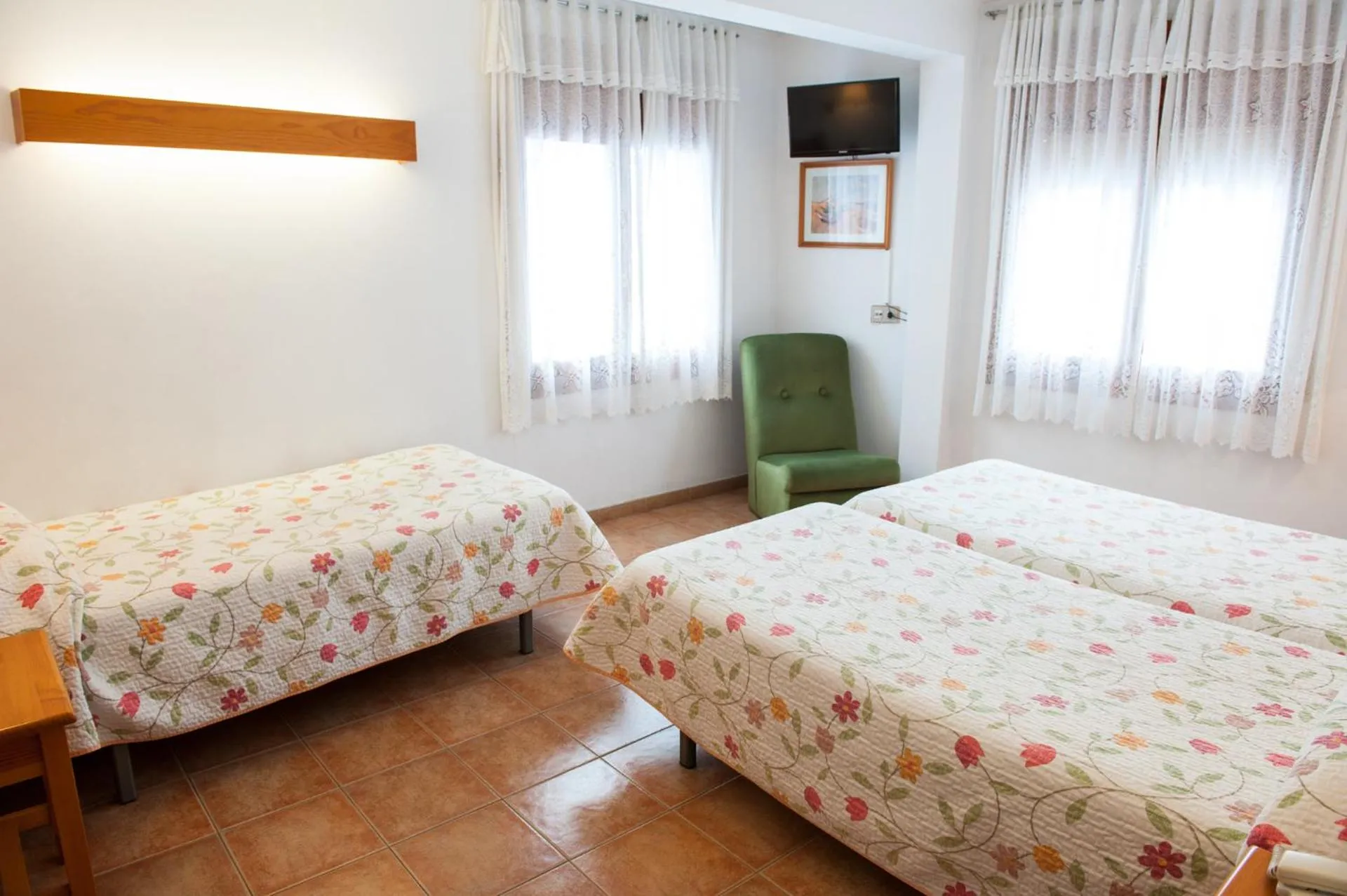 Photo of the whole room, Bed in El Pilar