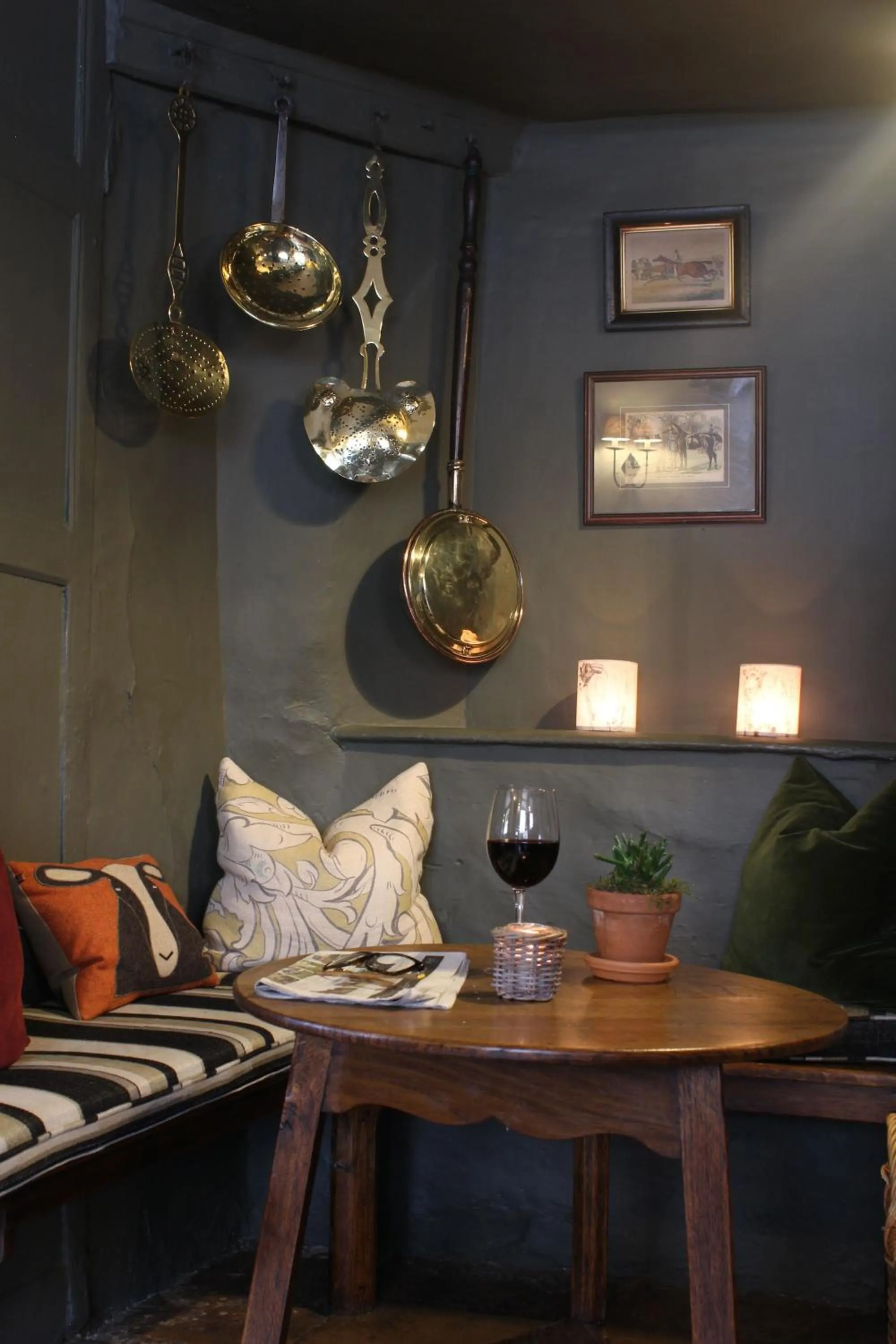 Lounge or bar in The Lamb Inn