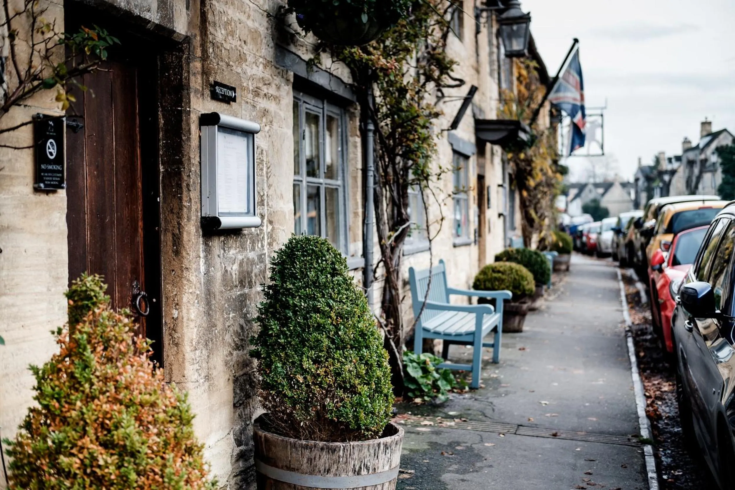 Facade/entrance in The Lamb Inn