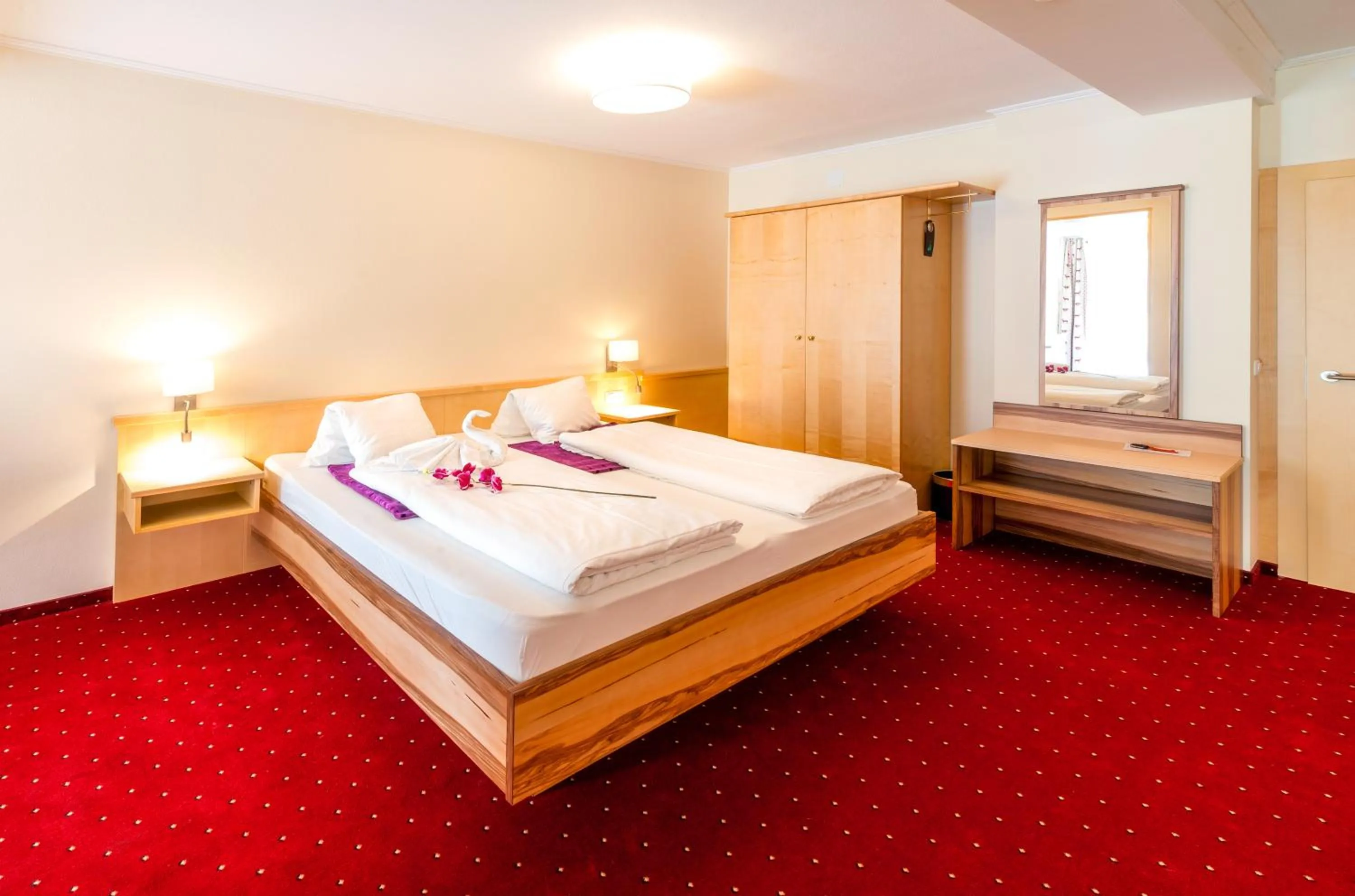 Food and drinks, Bed in Panorama Hotel Traunstein