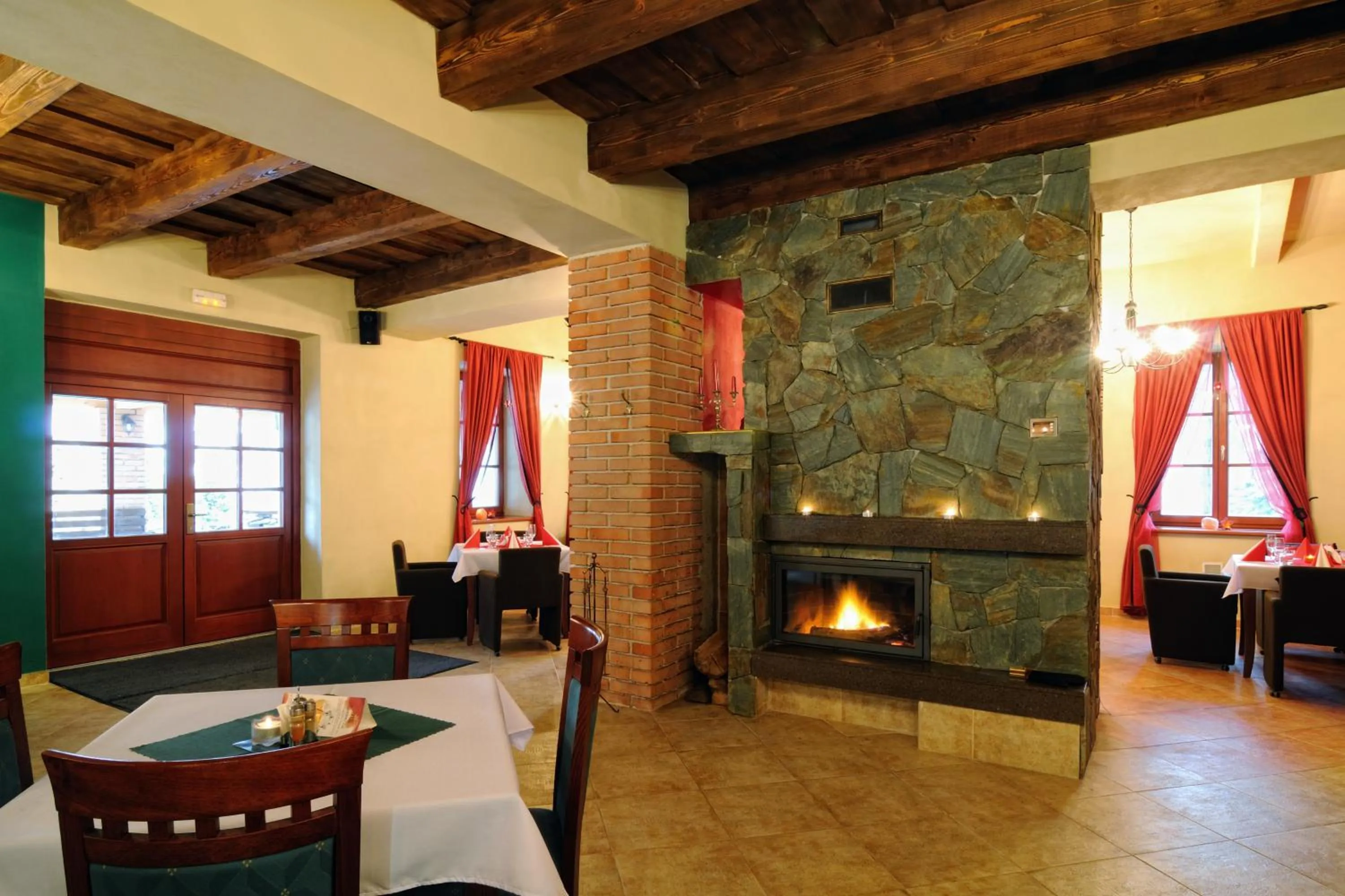 Restaurant/places to eat in Penzión Kachelman