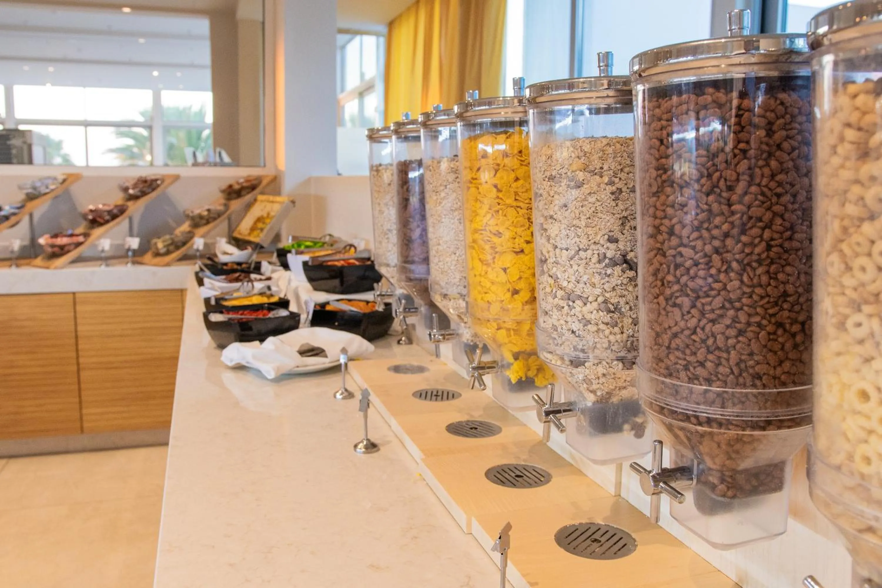 Restaurant/places to eat in Pegasos Deluxe Beach Hotel