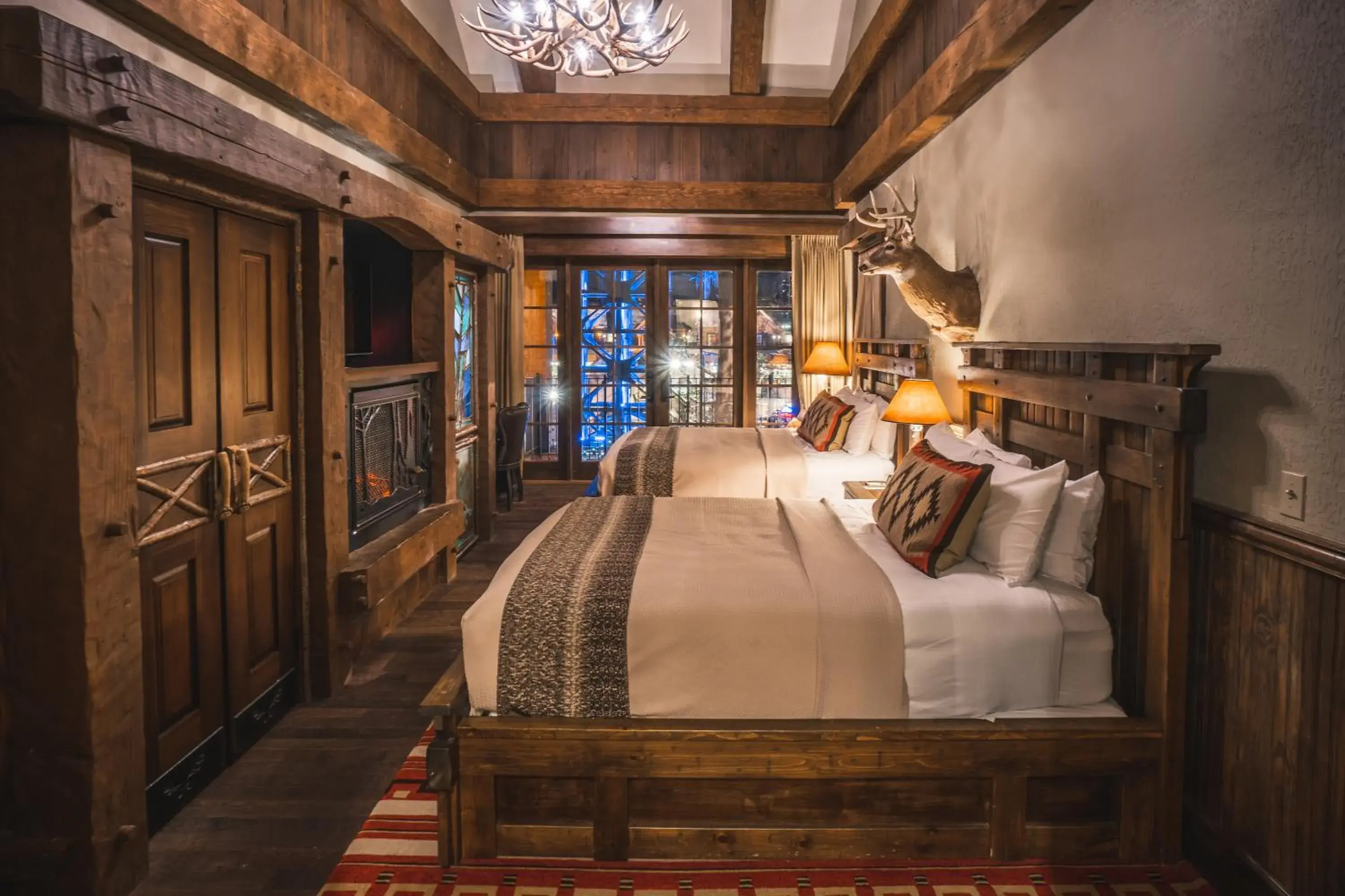 Photo of the whole room, Bed in Big Cypress Lodge Photo of the whole room, Bed in Big Cypress Lodge