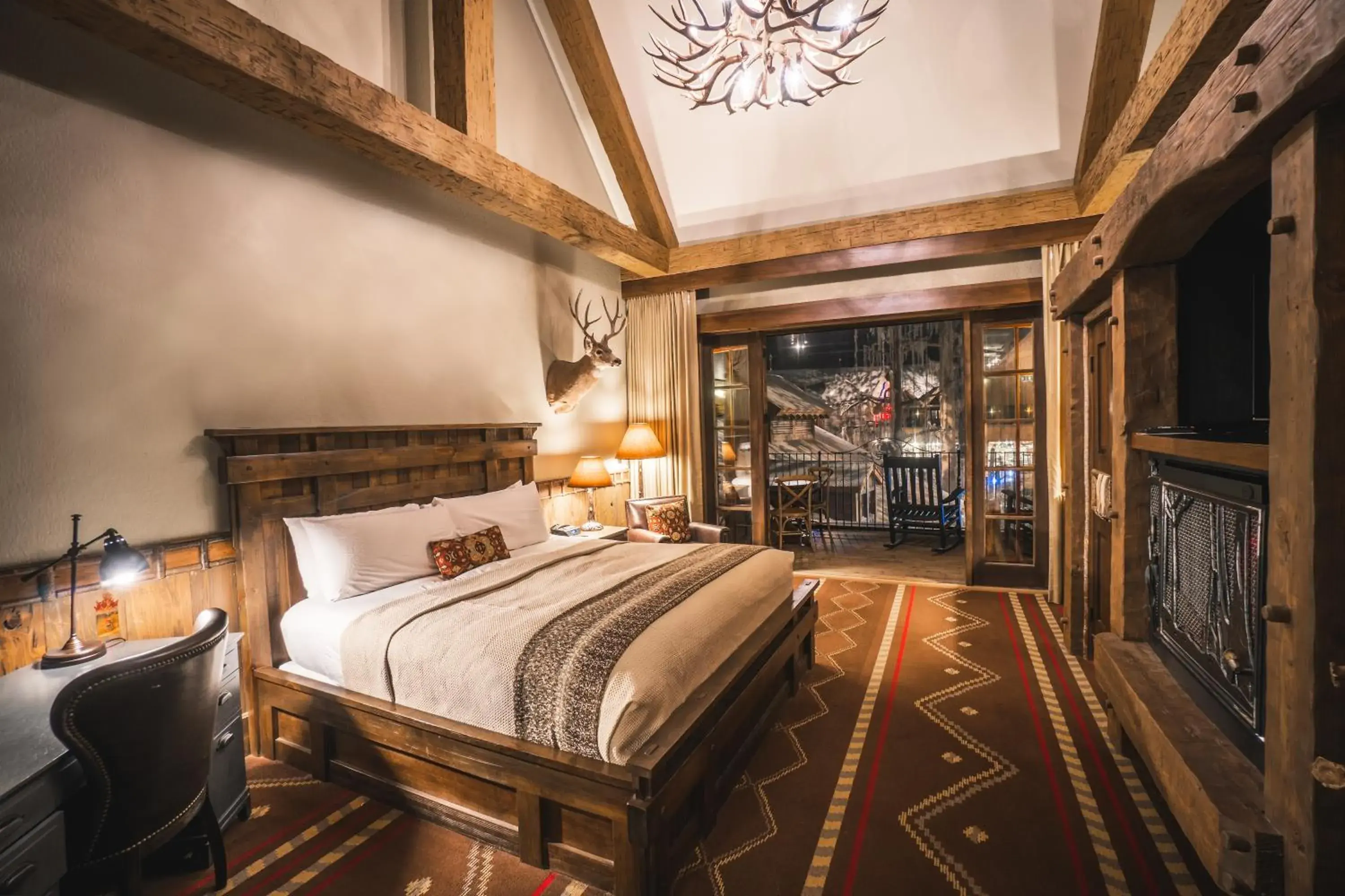 Photo of the whole room, Bed in Big Cypress Lodge Photo of the whole room, Bed in Big Cypress Lodge
