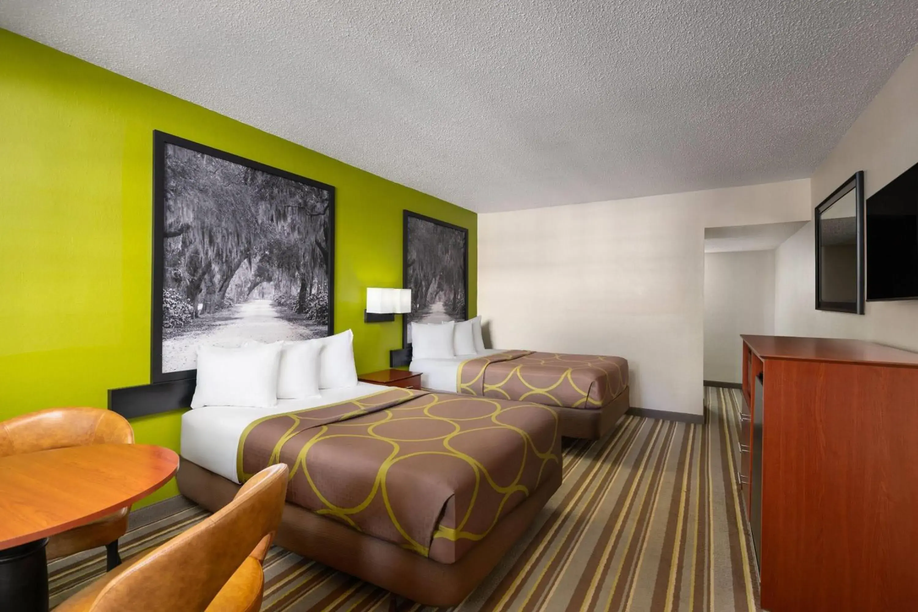 Photo of the whole room, Bed in Super 8 by Wyndham Lake City Photo of the whole room, Bed in Super 8 by Wyndham Lake City