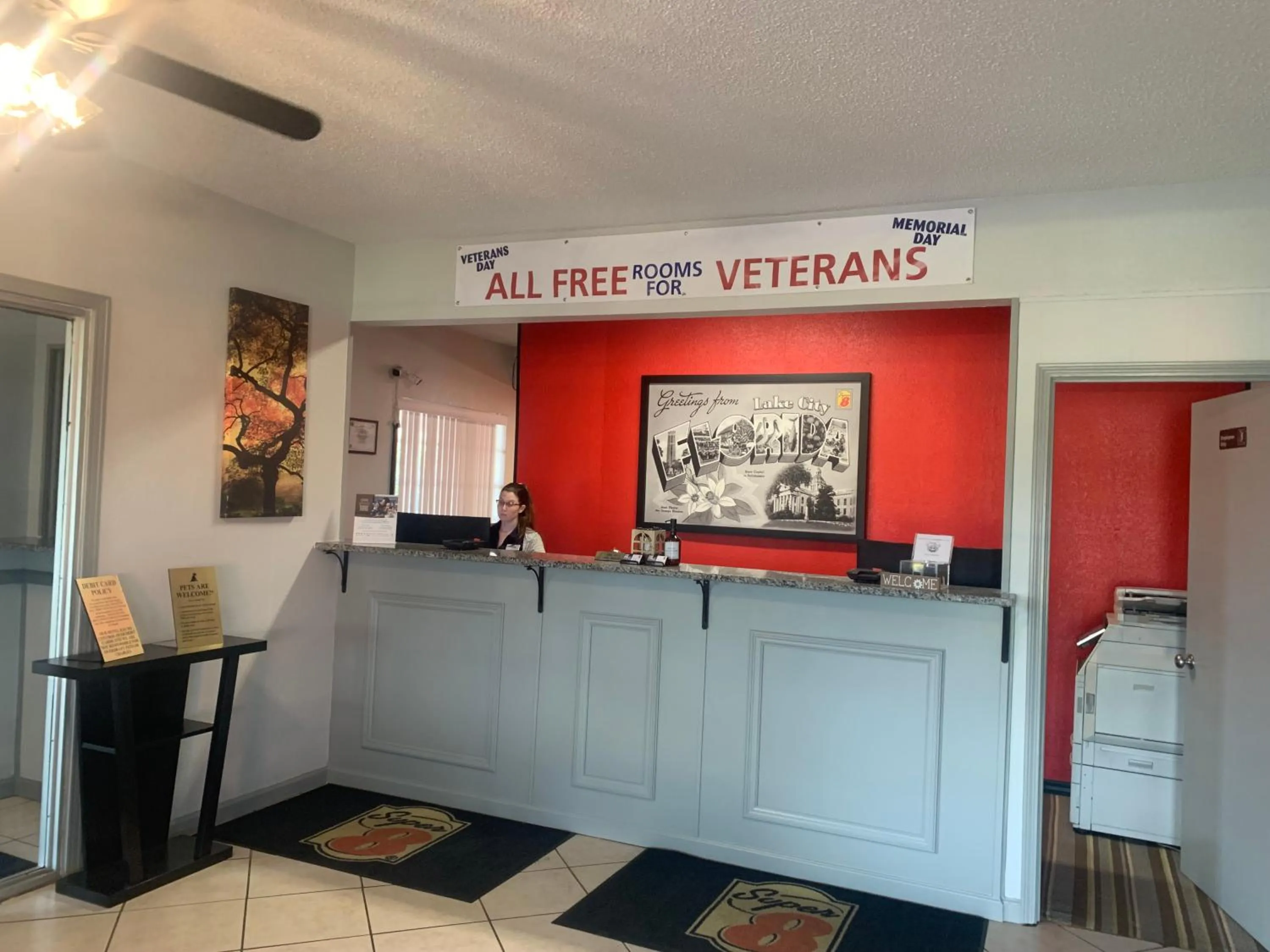 Lobby or reception in Super 8 by Wyndham Lake City