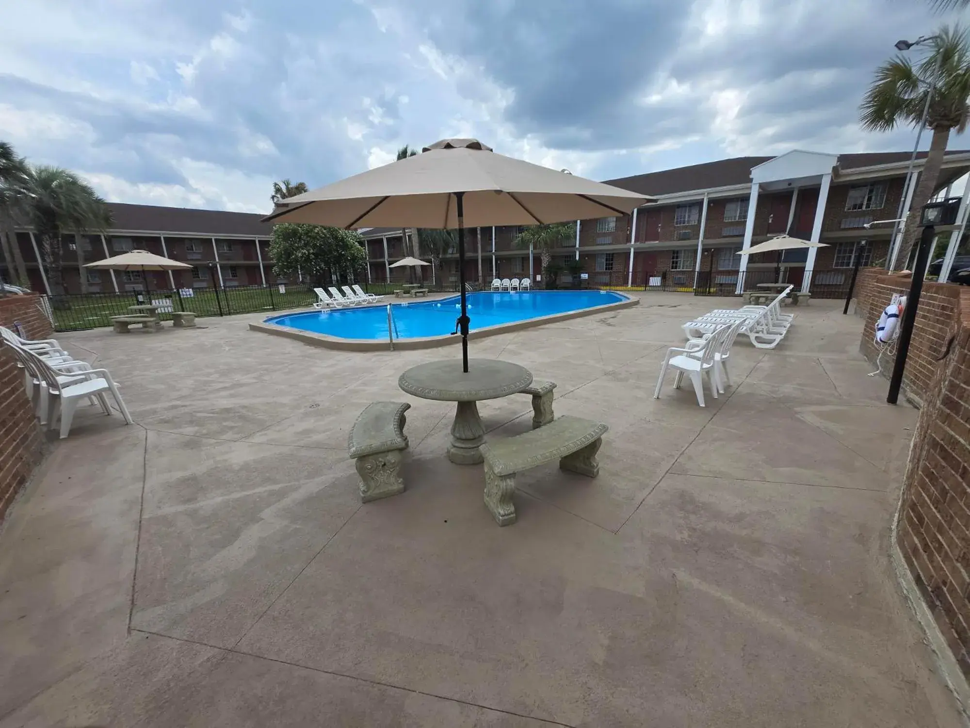 Swimming pool in Super 8 by Wyndham Lake City Swimming pool in Super 8 by Wyndham Lake City