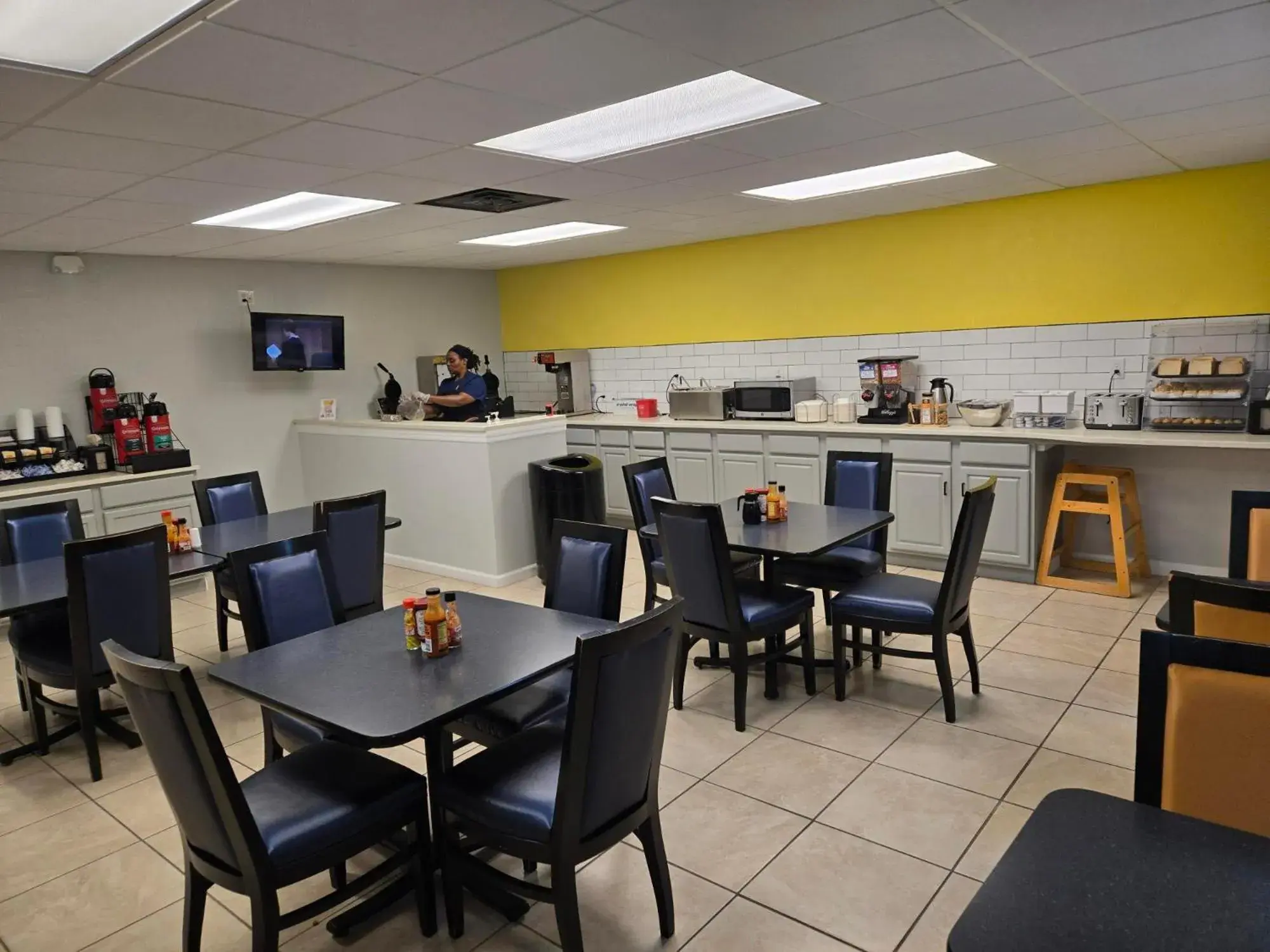 Restaurant/places to eat in Super 8 by Wyndham Lake City Restaurant/places to eat in Super 8 by Wyndham Lake City