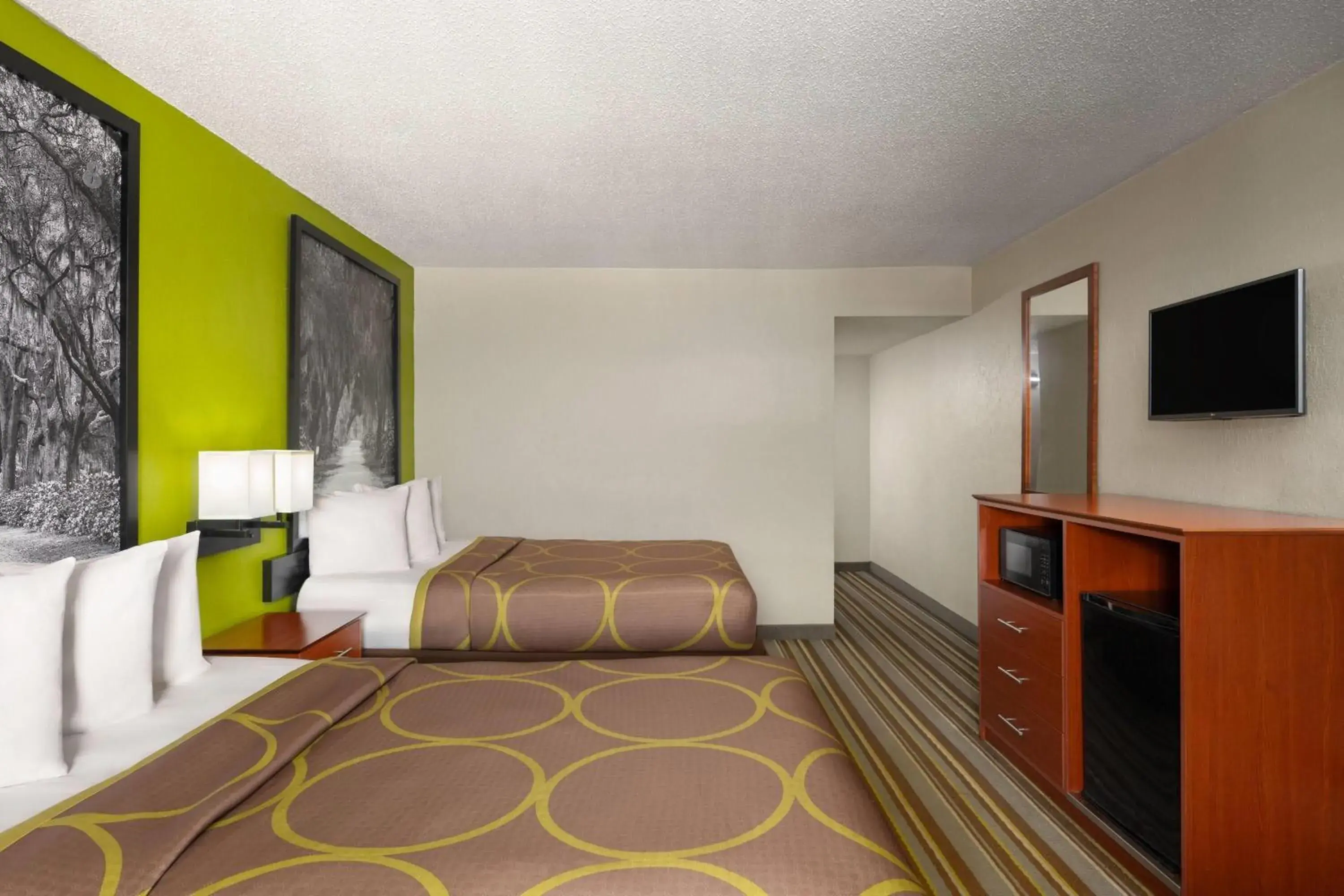 Photo of the whole room, Bed in Super 8 by Wyndham Lake City Photo of the whole room, Bed in Super 8 by Wyndham Lake City