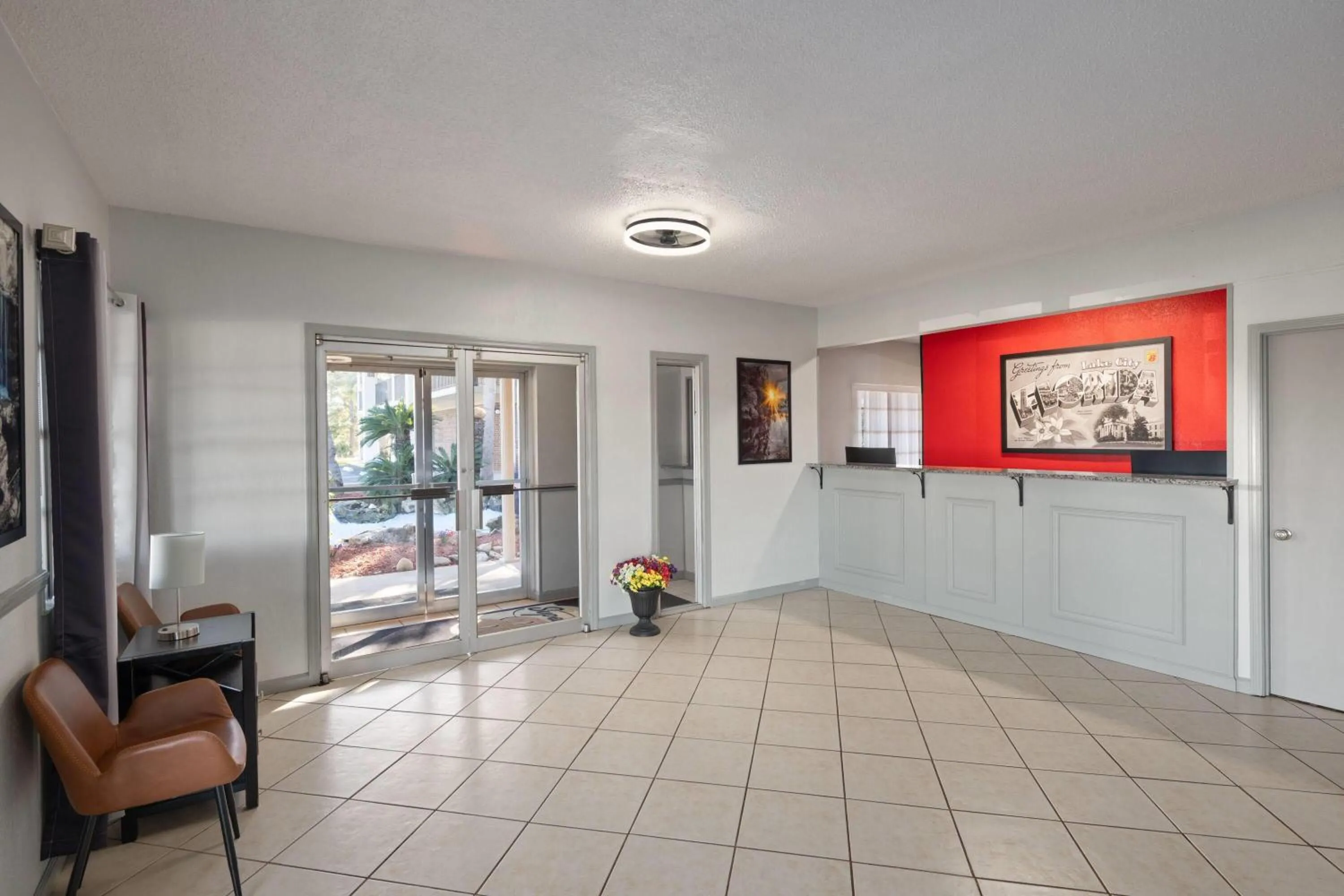 Lobby or reception in Super 8 by Wyndham Lake City